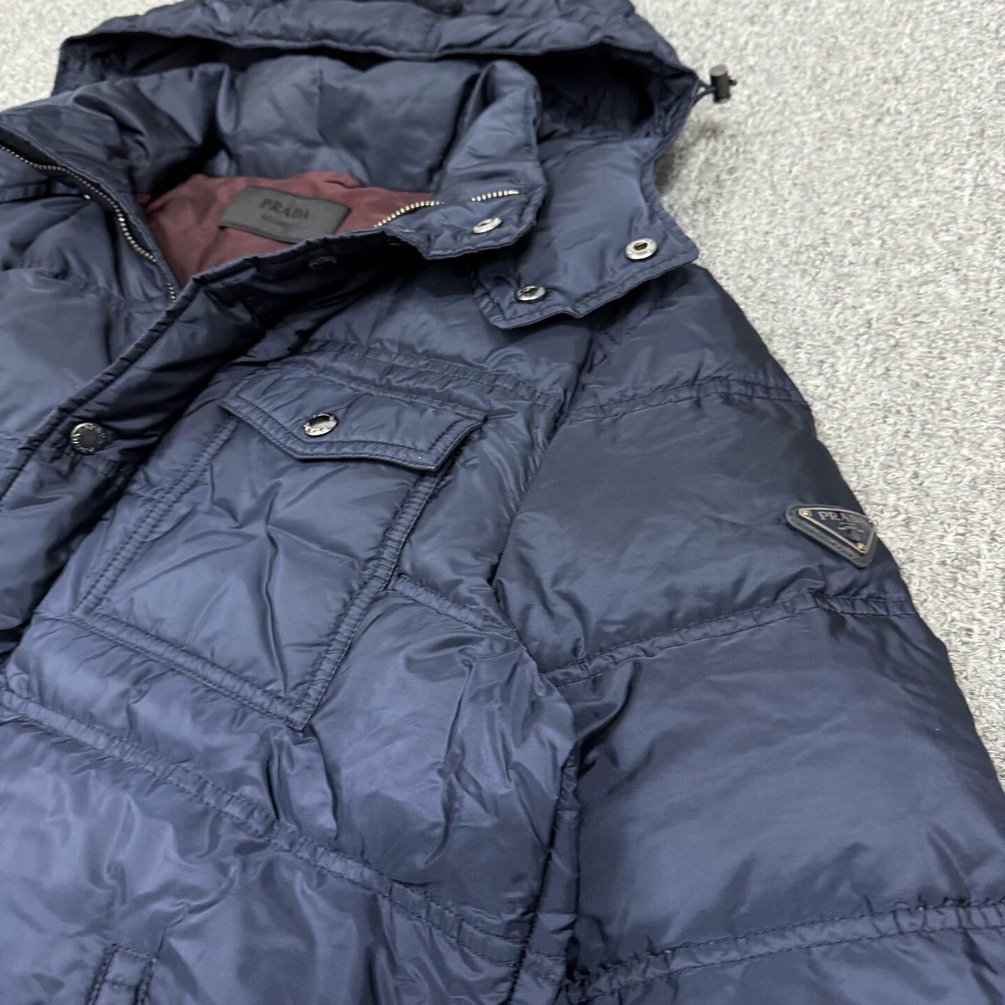 Prada Prada navy blue triangle logo down jacket 52 MINT Size US L / EU 52-54 / 3 - 3 Thumbnail