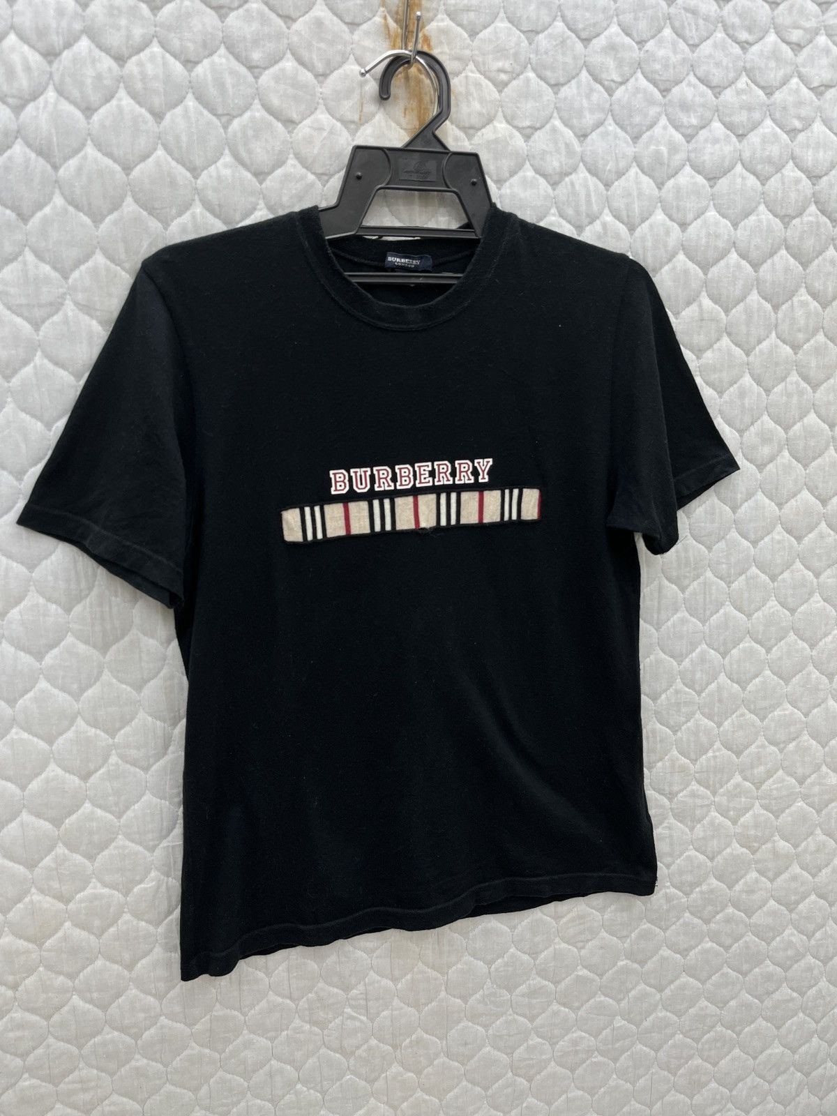 Burberry A(42). STEALS BURBERRY LONDON TEES Size S / US 4 / IT 40 - 2 Thumbnail