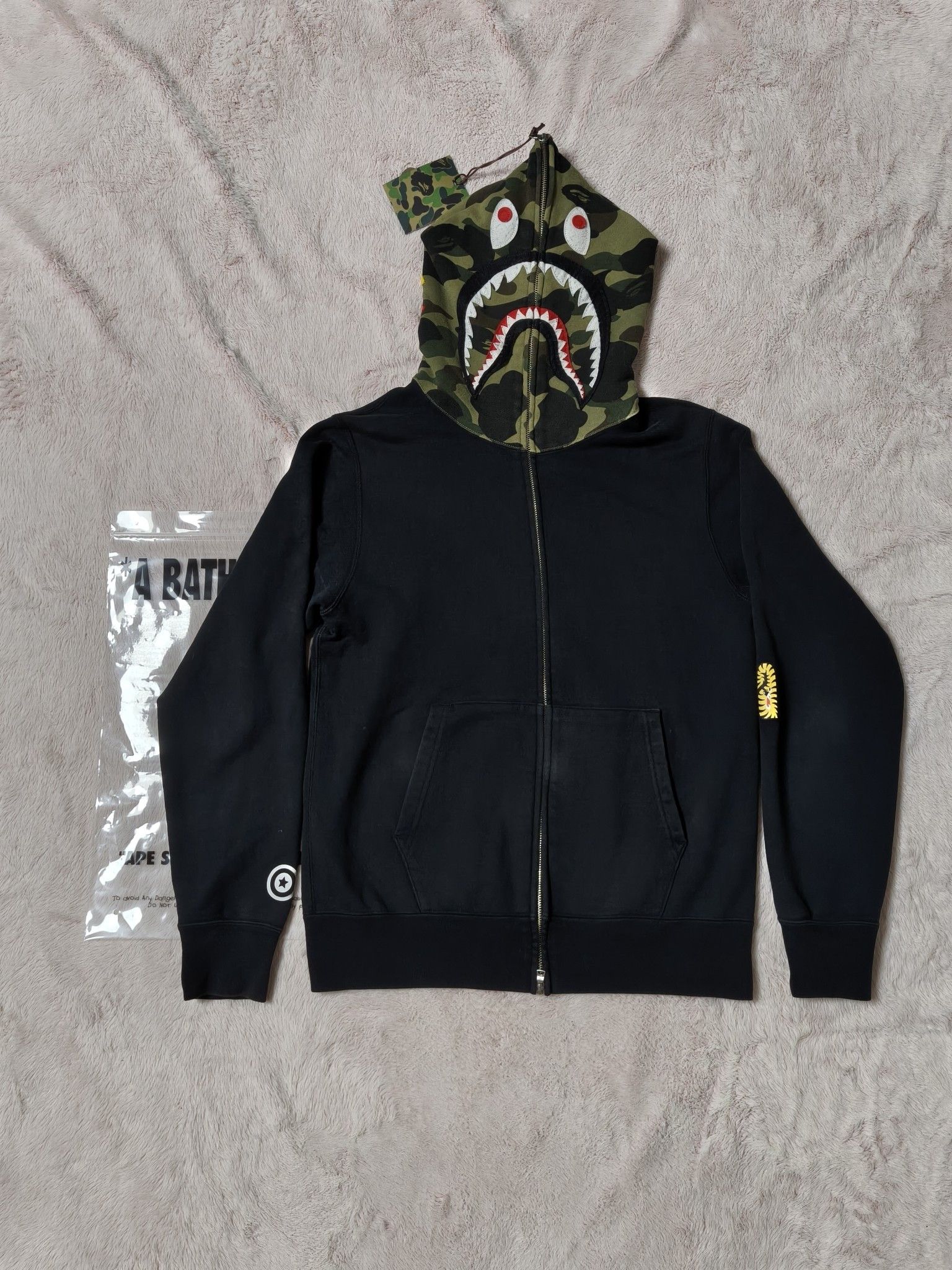 Bape A Bathing Ape Shark Full Zip Hoodie Size L Size US L / EU 52-54 / 3 - 1 Thumbnail