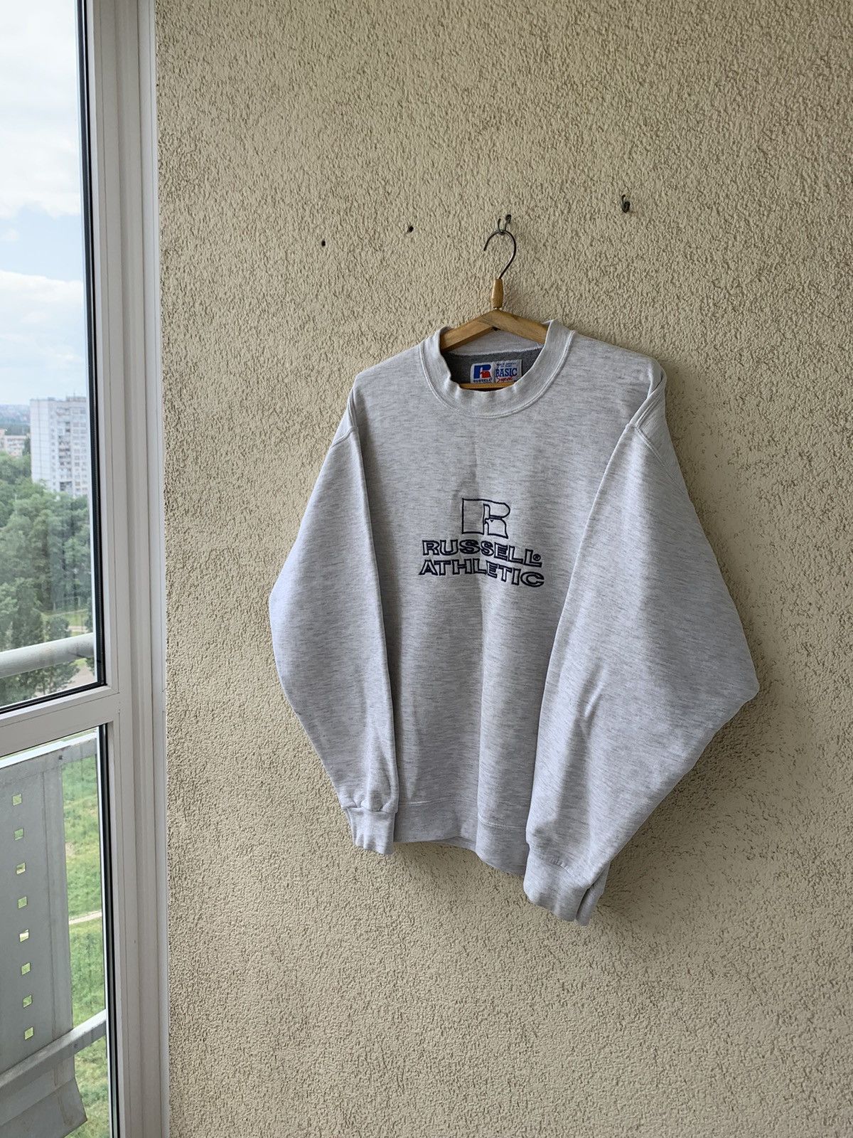 Russell Athletic × Vintage Vintage Russel Athletic Big Logo Sweatshirt Size US XL / EU 56 / 4 - 1 Thumbnail