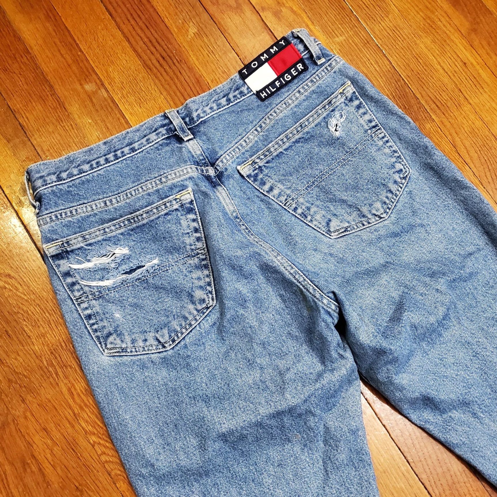 Tommy Hilfiger VINTAGE Tommy Hilfiger Jeans Juniors 13/32 Blue High Rise Straight Distressed Size 34" / US 12 / IT 48 - 3 Thumbnail