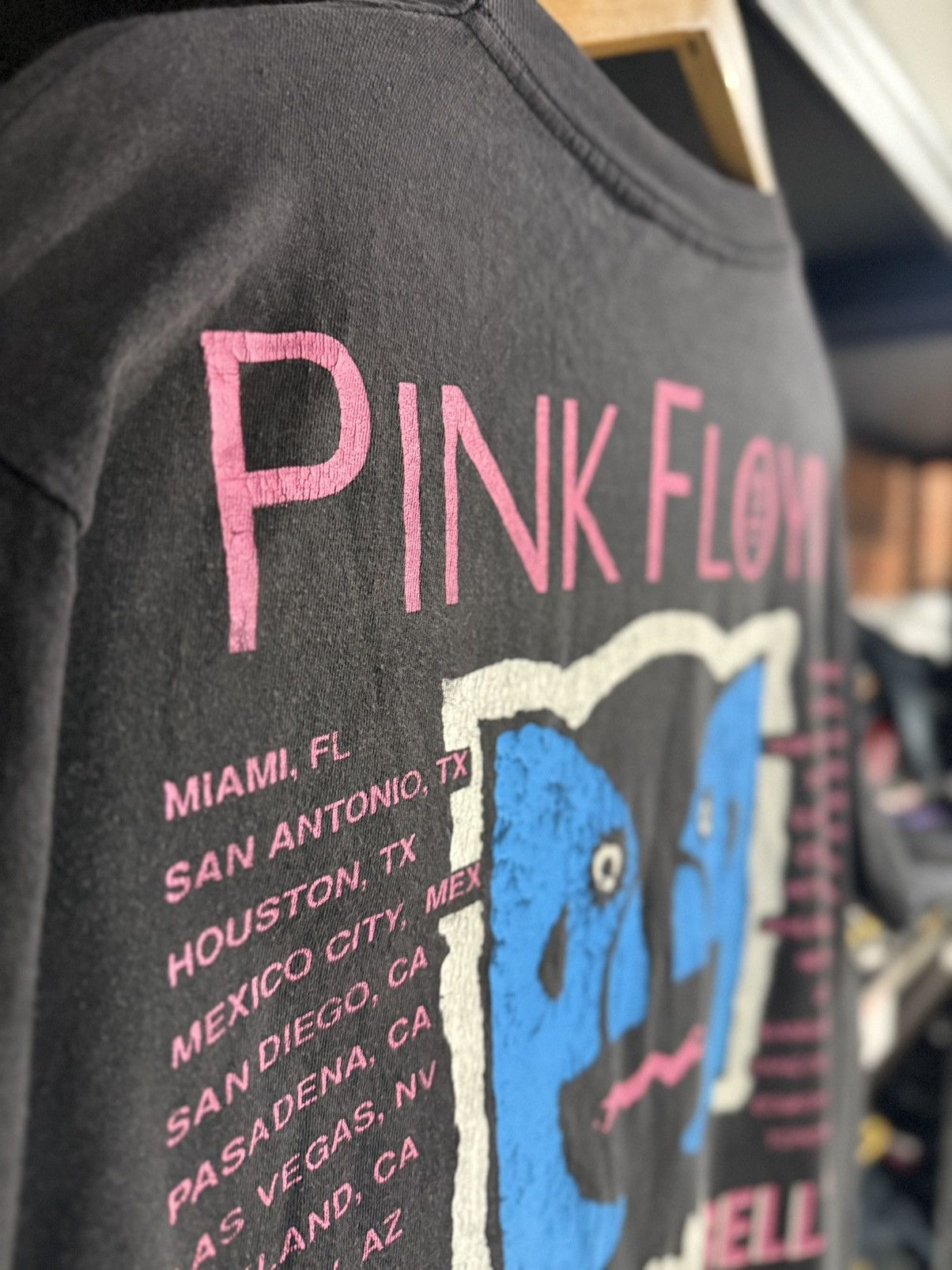 Band Tees Rare Vintage 90s Pink Floyd The Division Bell Tour Faded Tee Size US XL / EU 56 / 4 - 13 Thumbnail