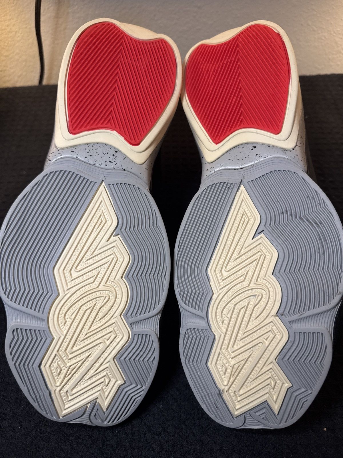 Jordan Brand Jordan Zion 2 Size 12 Size US 12 / EU 45 - 3 Thumbnail