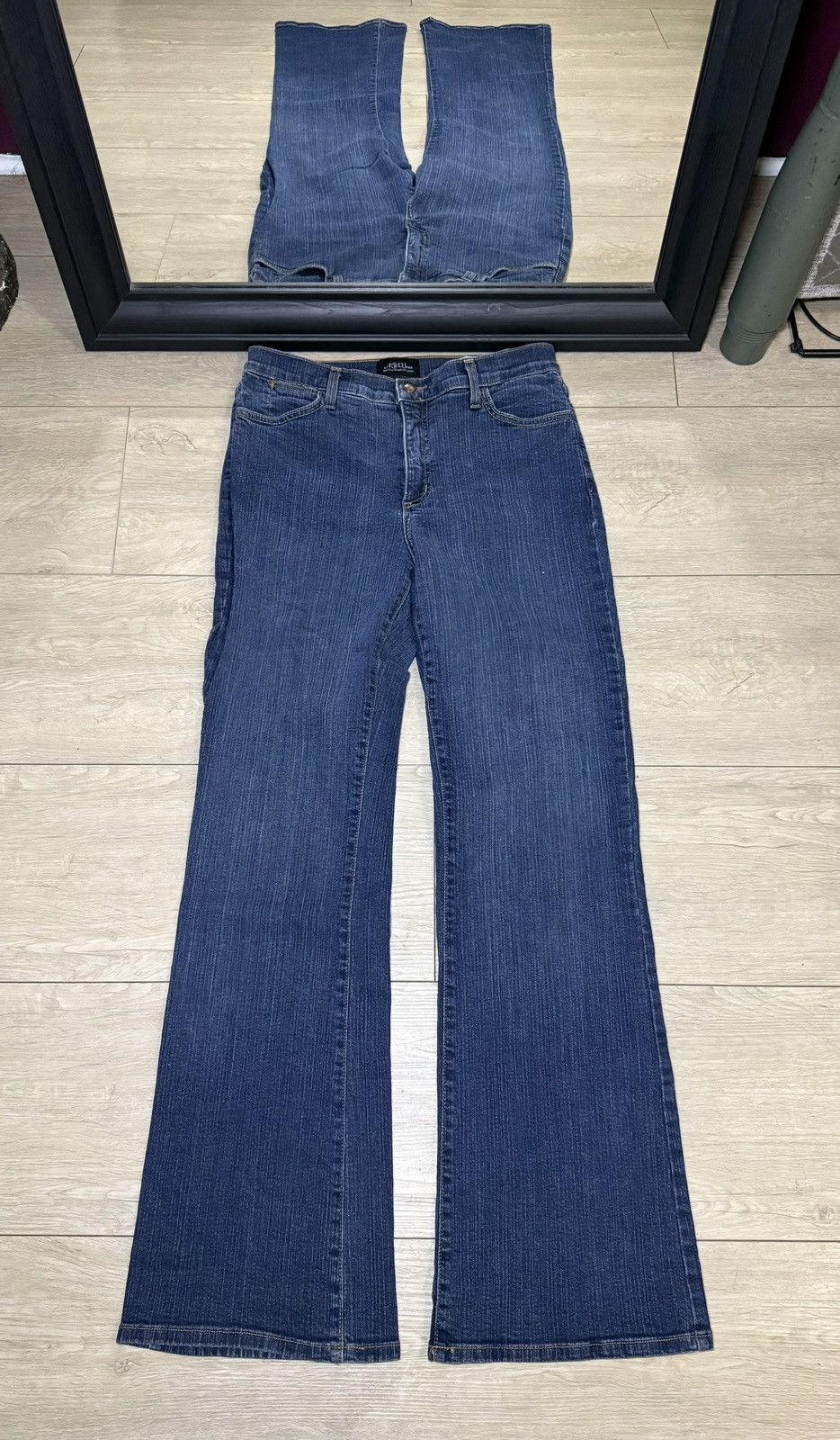 Rock & Republic Y2K 2000s NYDJ Embroidered Dark Indigo Flared Denim Jeans Size 32" / US 10 / IT 46 - 2 Thumbnail