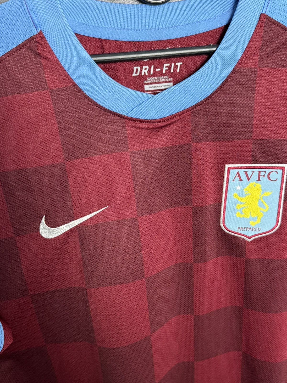 Nike Aston Villa 11/12 Home Football Jersey Size US M / EU 48-50 / 2 - 3 Thumbnail
