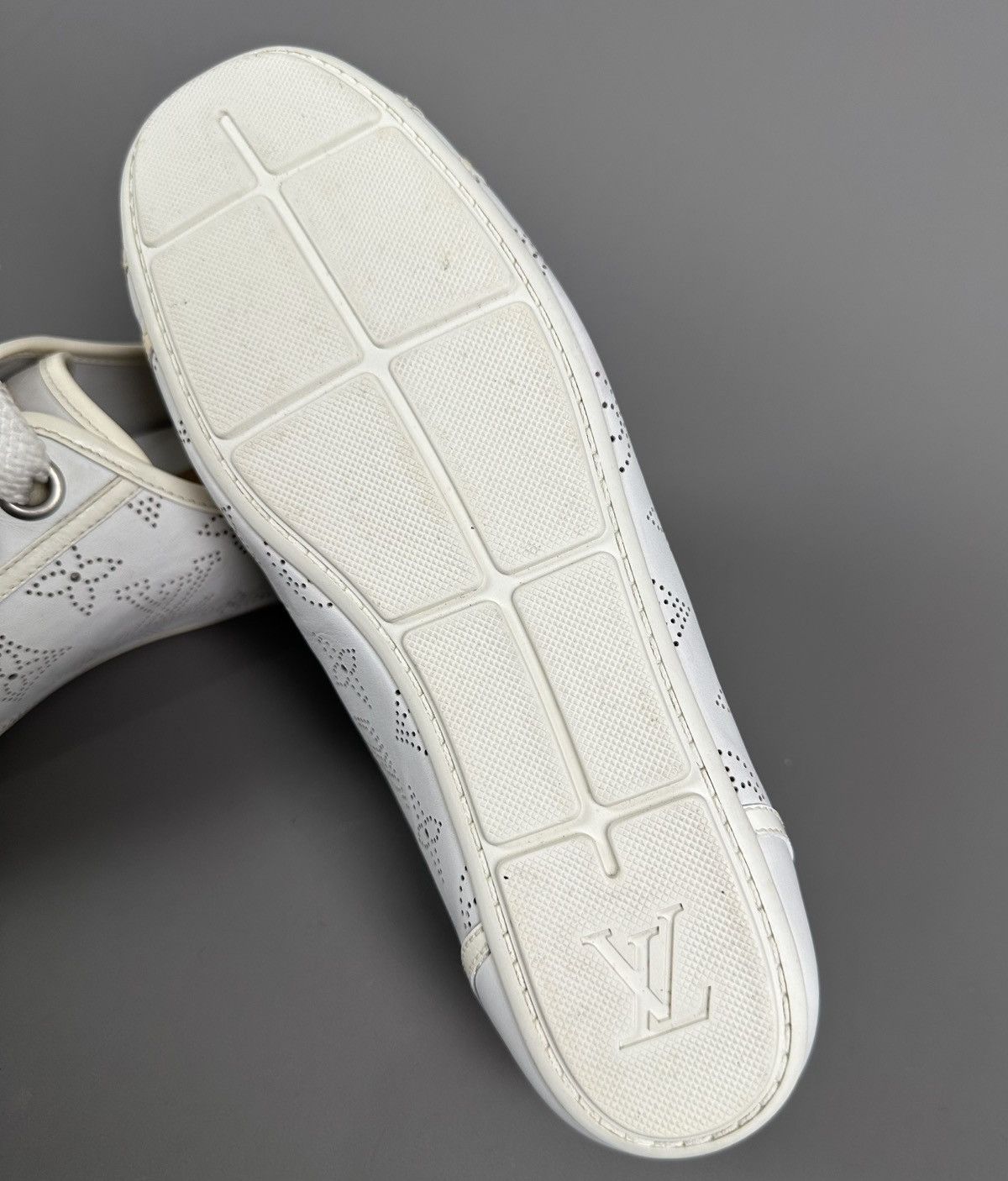 Louis Vuitton Louis Vuitton - Mahina Trainer Sneakers - Monogram Details Size US 7.5 / IT 37.5 - 9 Thumbnail