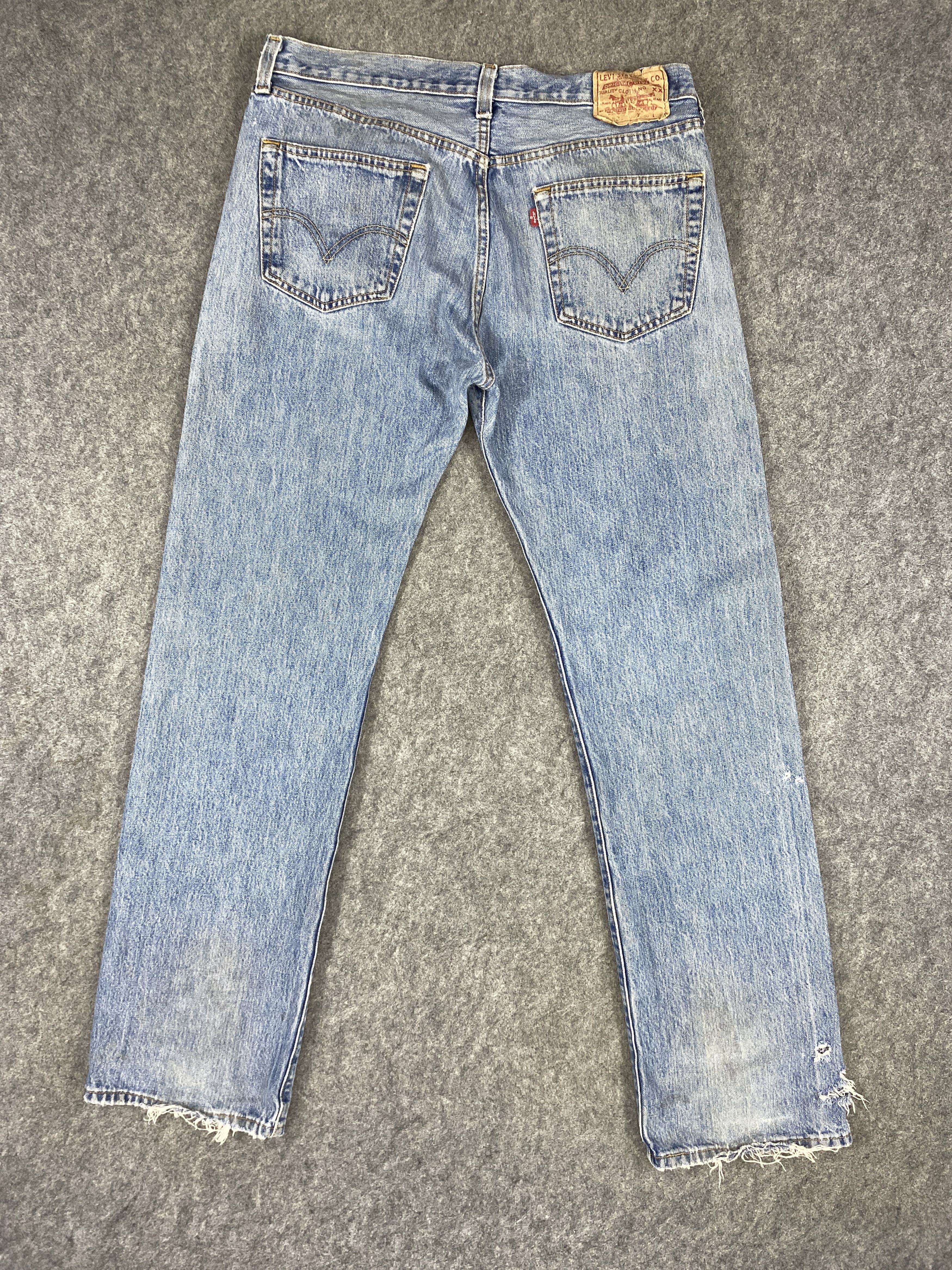 Levi's Blue Wash Vintage Levi's 501 Jeans 35x33.5 Denim -JN1633 Size US 35 - 2 Thumbnail