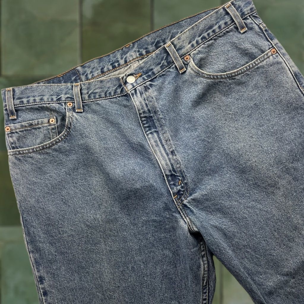 Levi's VINTAGE Levi's 505 Jeans Mens 42x32 Regular Fit Straight Leg Y2K Light Wash Blue Size US 42 / EU 58 - 1 Thumbnail