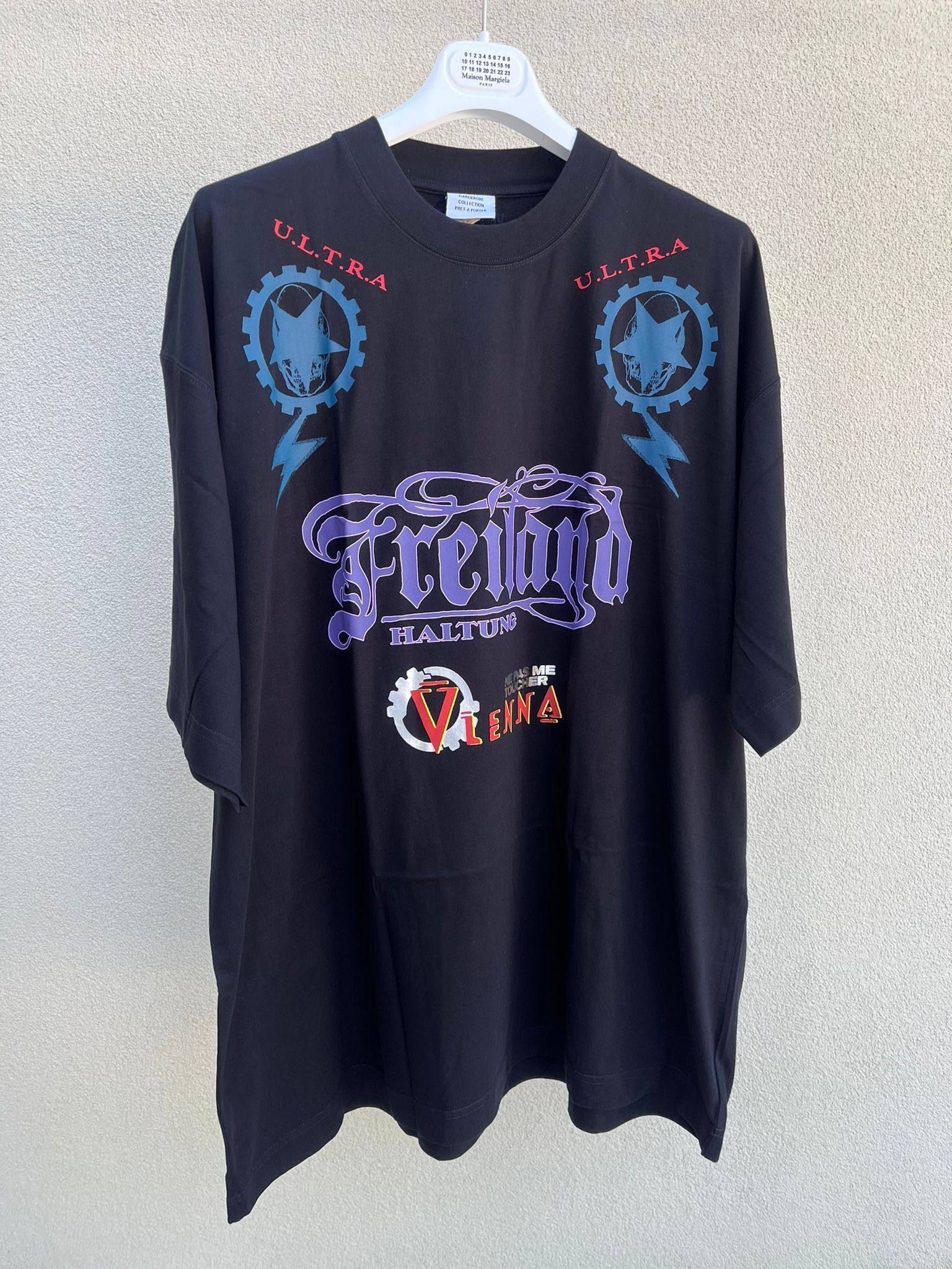Vetements Maybe Mental T-Shirt in Black Size US XL / EU 56 / 4 - 7 Thumbnail
