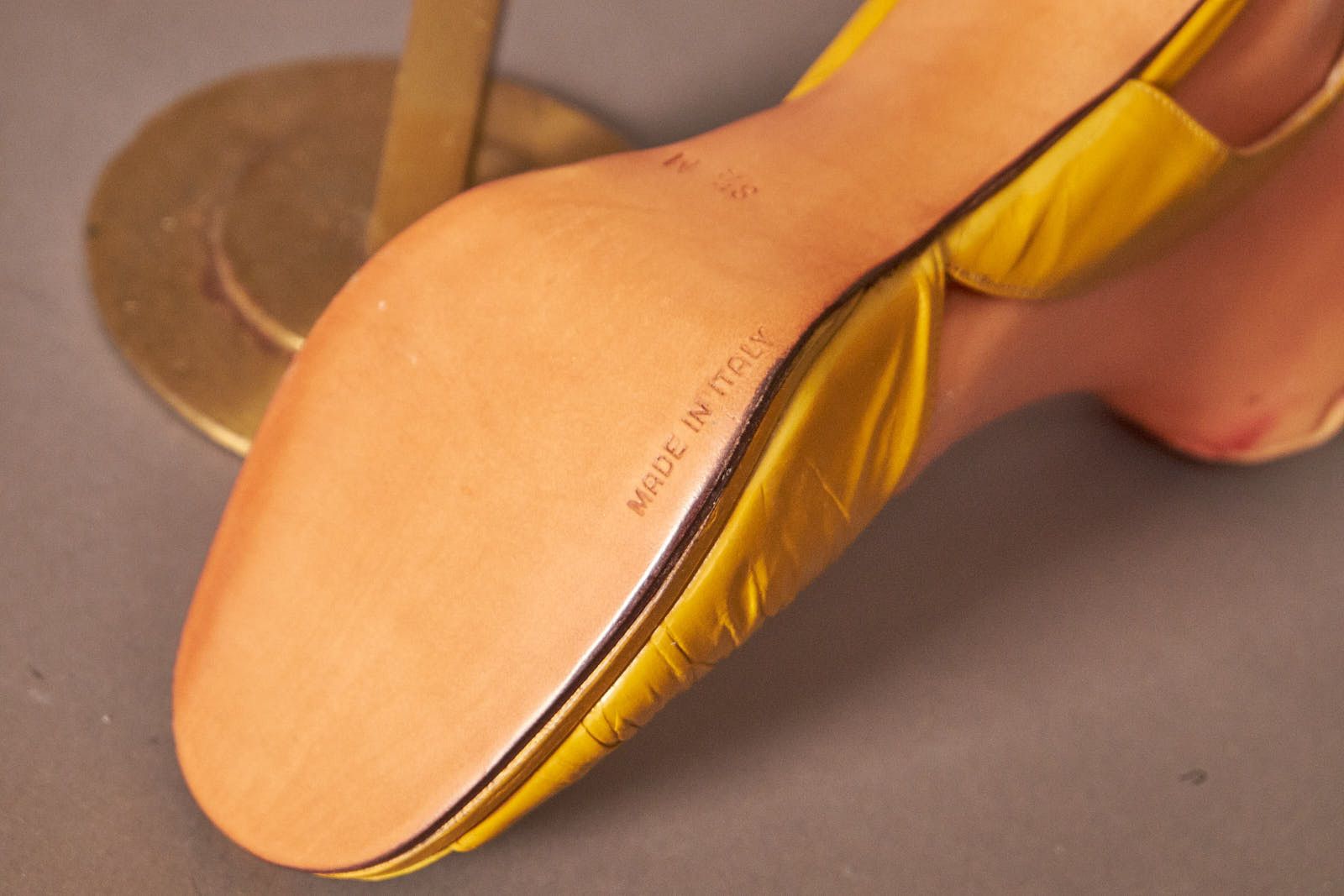 Vintage 1970s Larose Golden Block Heels Slingbacks Shoes Size US 8.5 / IT 38.5 - 6 Thumbnail
