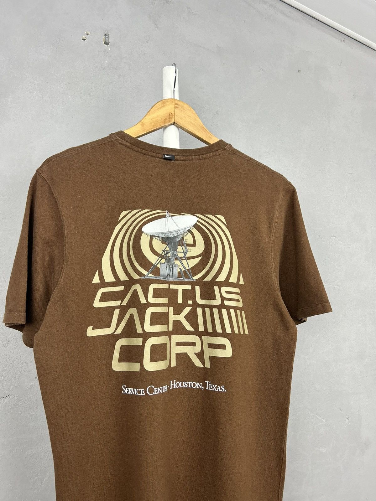 Nike × Travis Scott Nike Travis Scott Cactus Jack Corp Service Center T-shirt Size US M / EU 48-50 / 2 - 5 Thumbnail