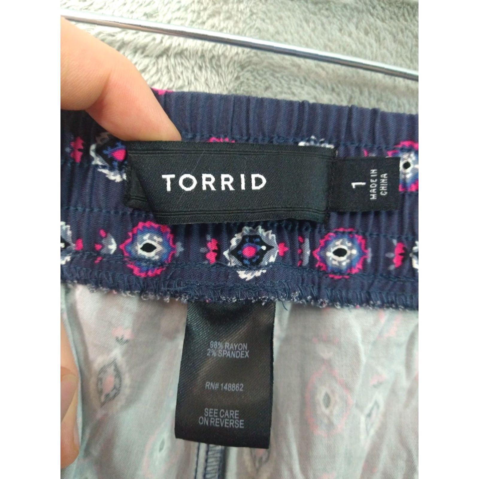 Torrid Torrid Pants Womens 1X Blue Geometric Joggers Crop Stretch High Rise Pocket Size 40" / US 18 - 7 Thumbnail