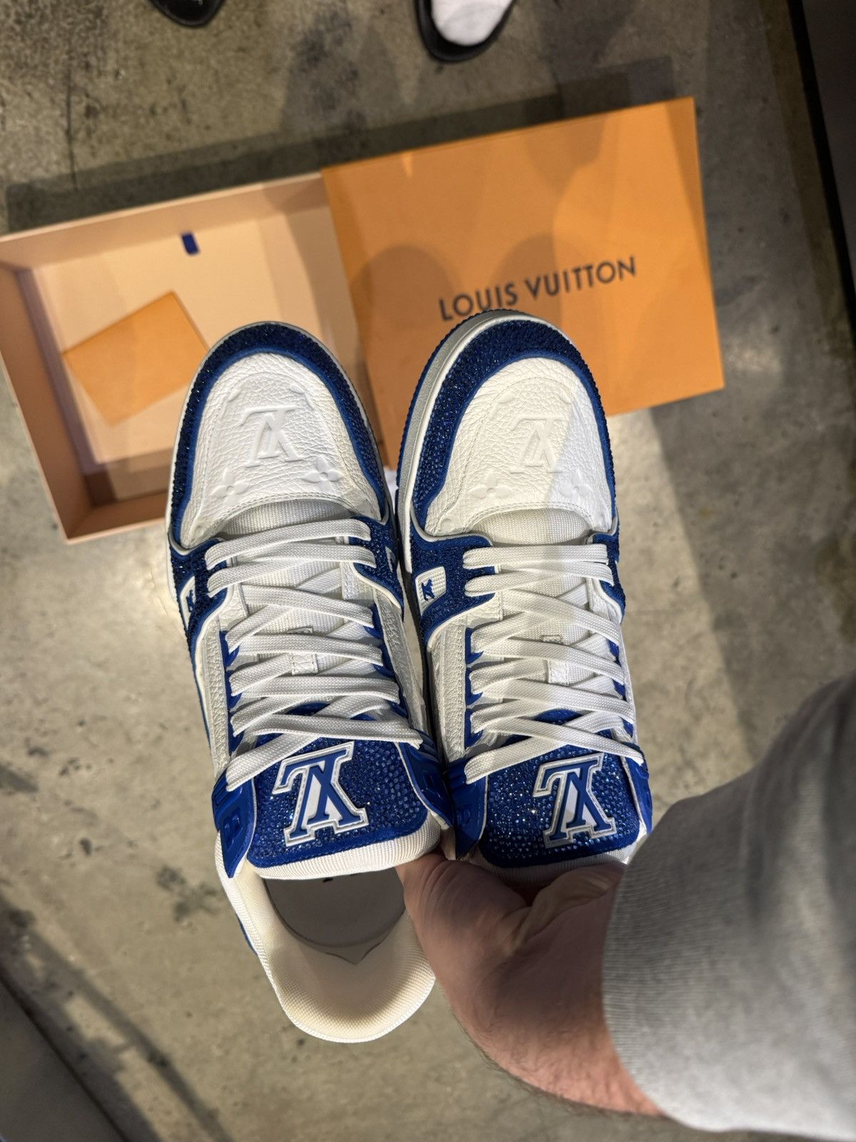 Louis Vuitton Louis Vuitton Trainer Rhinestone Size US 11.5 / EU 44-45 - 8 Thumbnail