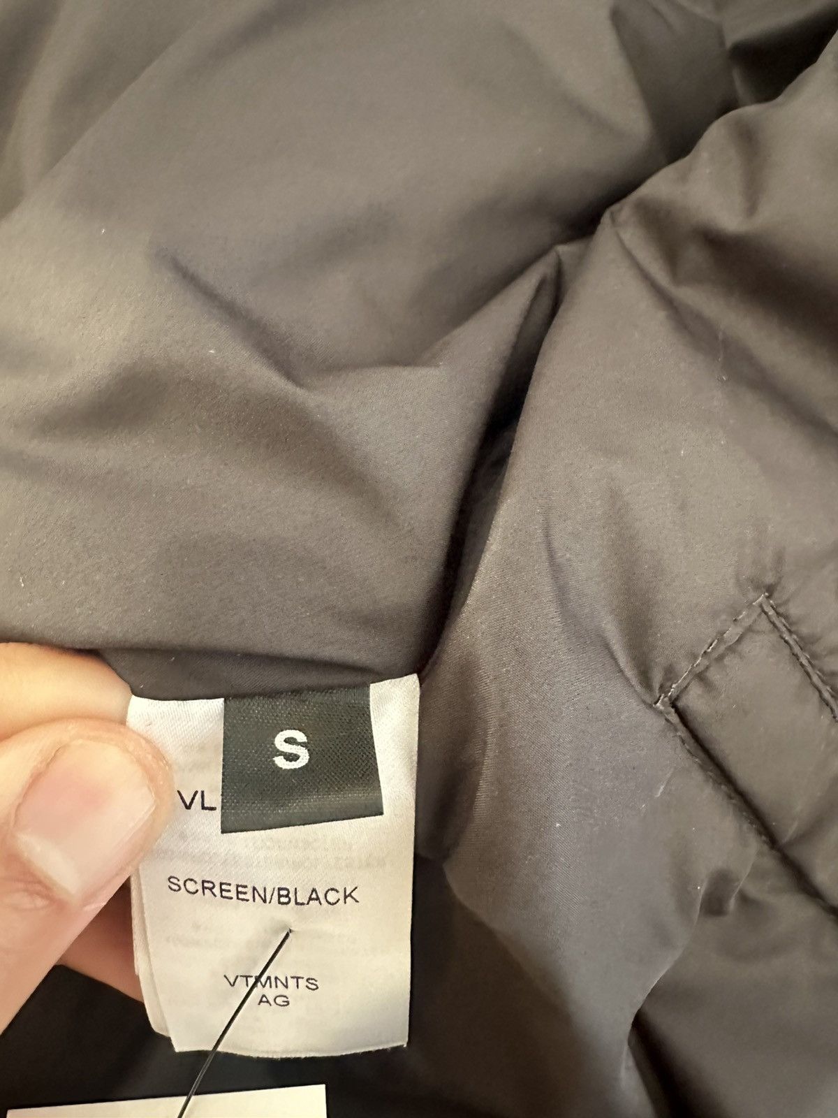 Vetements VTMNTS Black Color Block Down Jacket Size US S / EU 44-46 / 1 - 8 Thumbnail