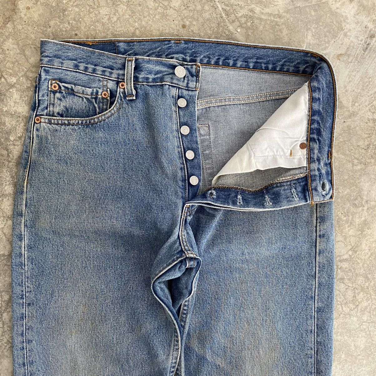 Levi's Size 31x32.5 Vintage 1997 Levis 501 Faded Blue Denim Jeans Size US 31 - 8 Thumbnail