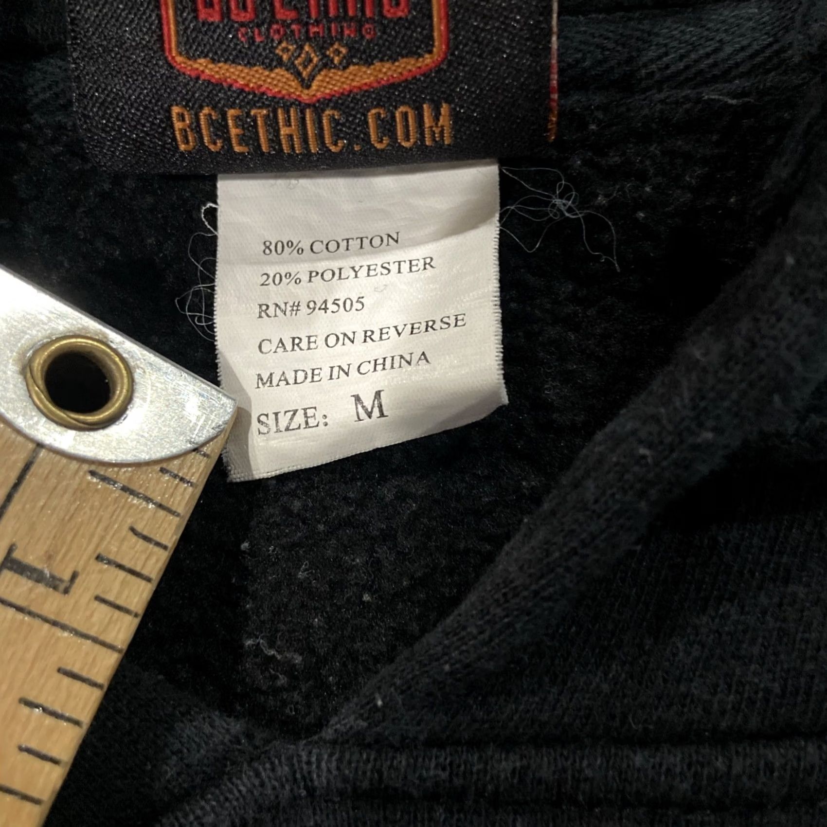 Vintage VINTAGE ACDC Thunder Black Hoodie M Men Pullover Hooded 90s Retro Logo Sweatshirt Size US M / EU 48-50 / 2 - 3 Thumbnail