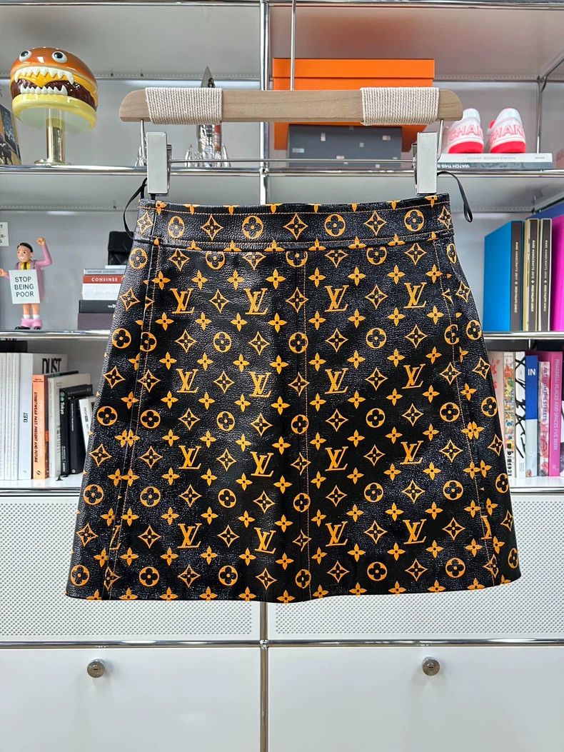 Louis Vuitton Louis Vuitton Bright orange monogram leather skirt 2502-Nex Size 33" - 1 Thumbnail