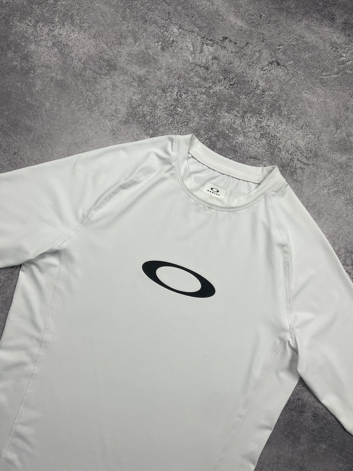 Oakley Oakley Hydrolix Big Center Logo Thermo T-Shirt White Tee Y2K Size US M / EU 48-50 / 2 - 6 Thumbnail