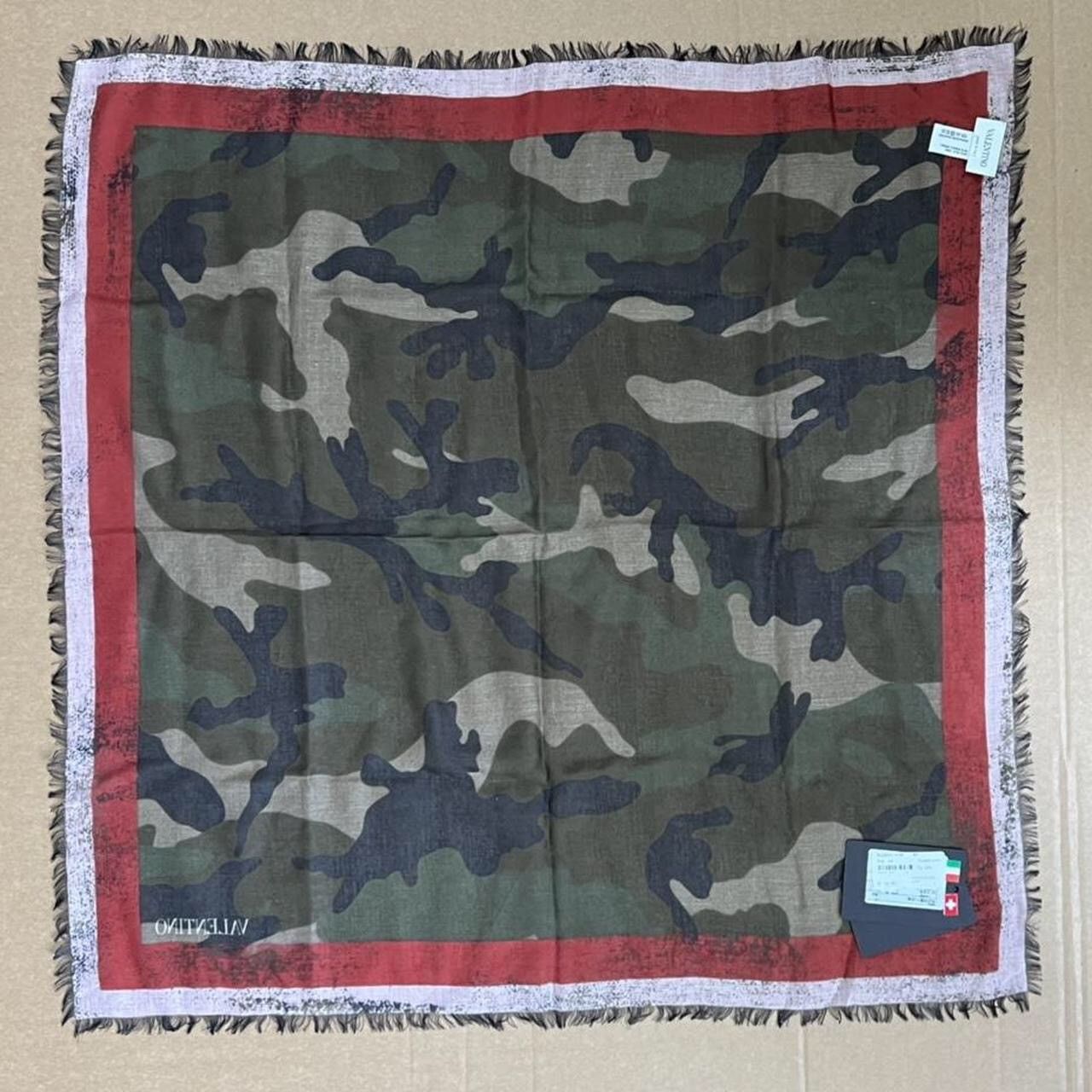 VALENTINO FOULARD ~ DISRUPT ~