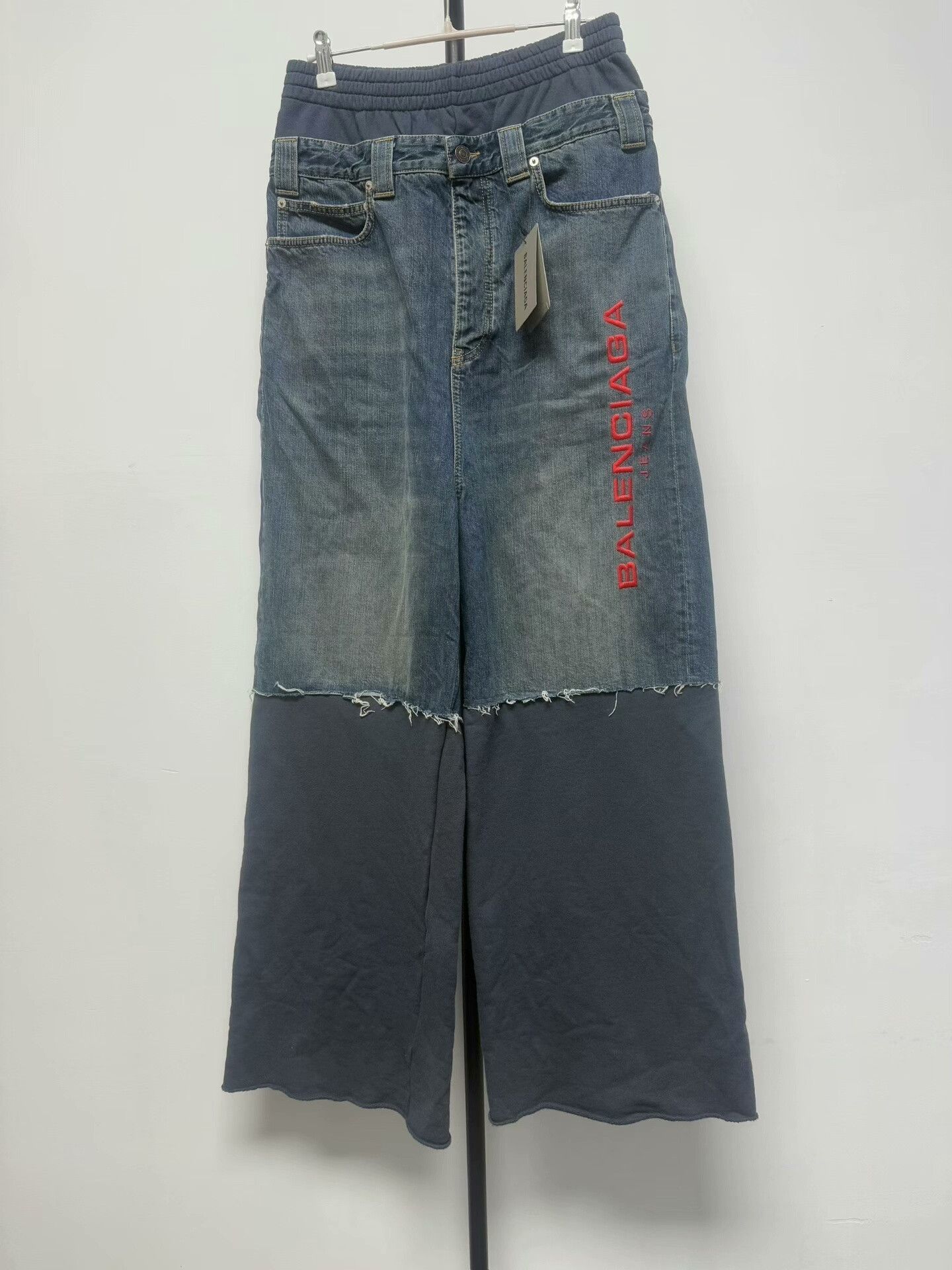 Balenciaga Balenciaga Hybrid Paneled Embroidered Pants XS Size US 30 / EU 46 - 1 Thumbnail