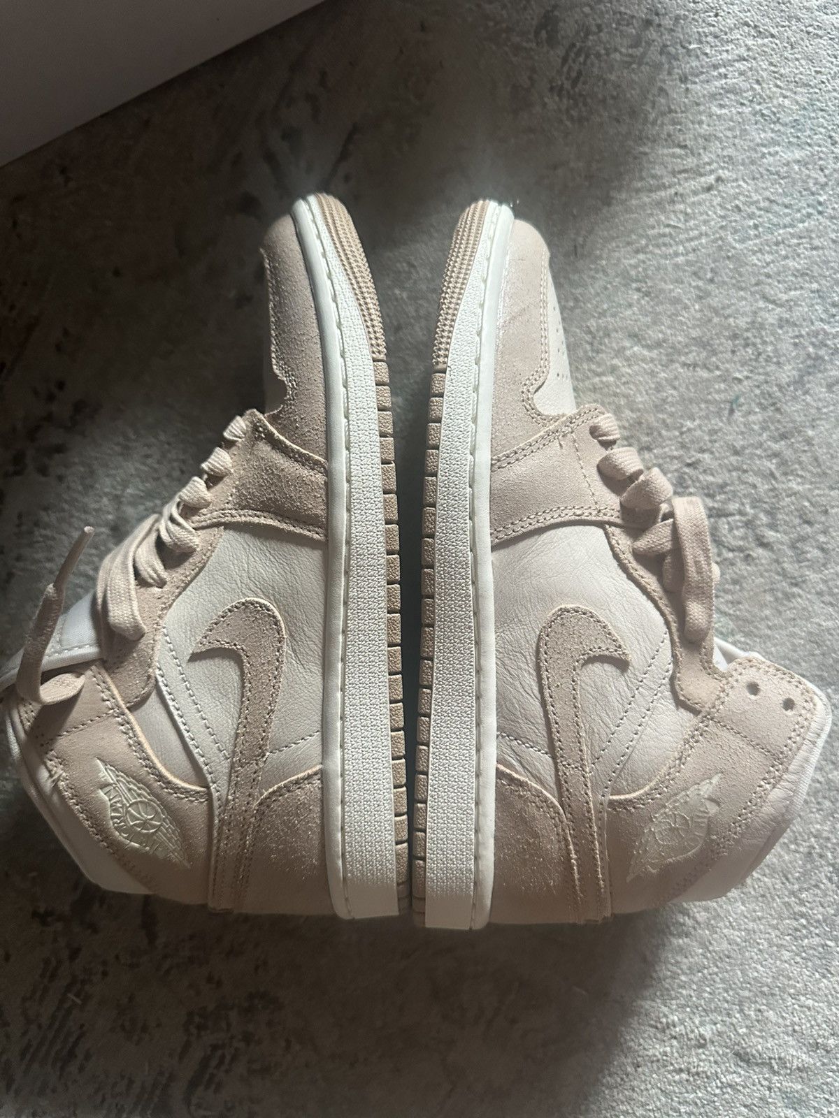 Nike NEVER WORN Nike Air Jordan Mid SE in Tan and Brown Size US 6.5 / IT 36.5 - 7 Thumbnail