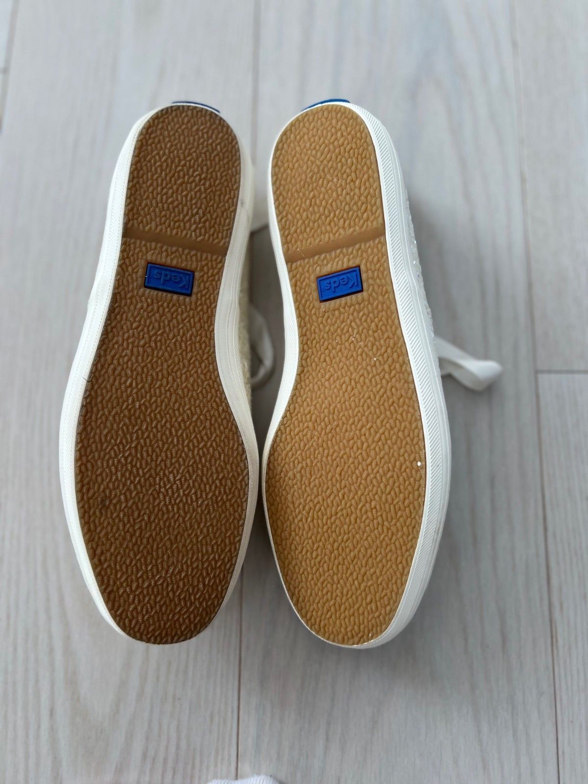 Kate Spade Keds X Kate Spade WF53272 Glitter Sneakers Cream ( 9 ) Size US 9 / IT 39 - 5 Thumbnail