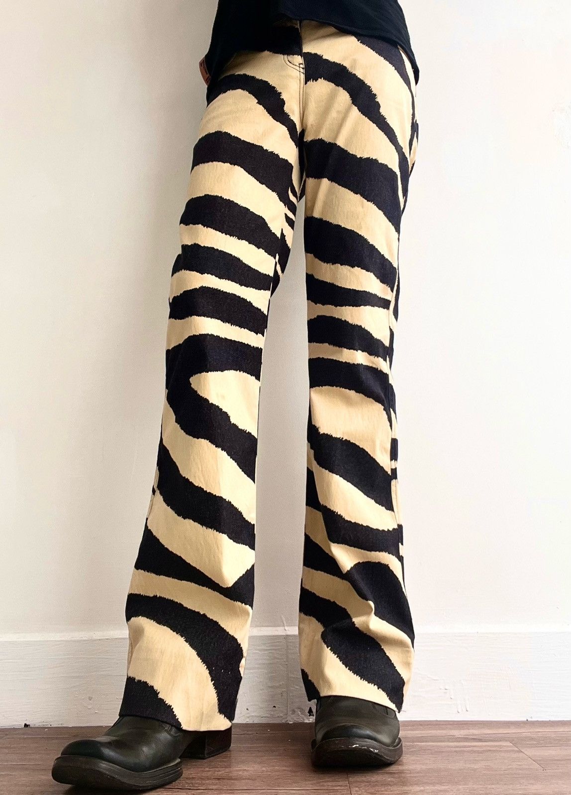 Moschino 00s Moschino Zebra Flared Pants Size US 30 / EU 46 - 2 Thumbnail