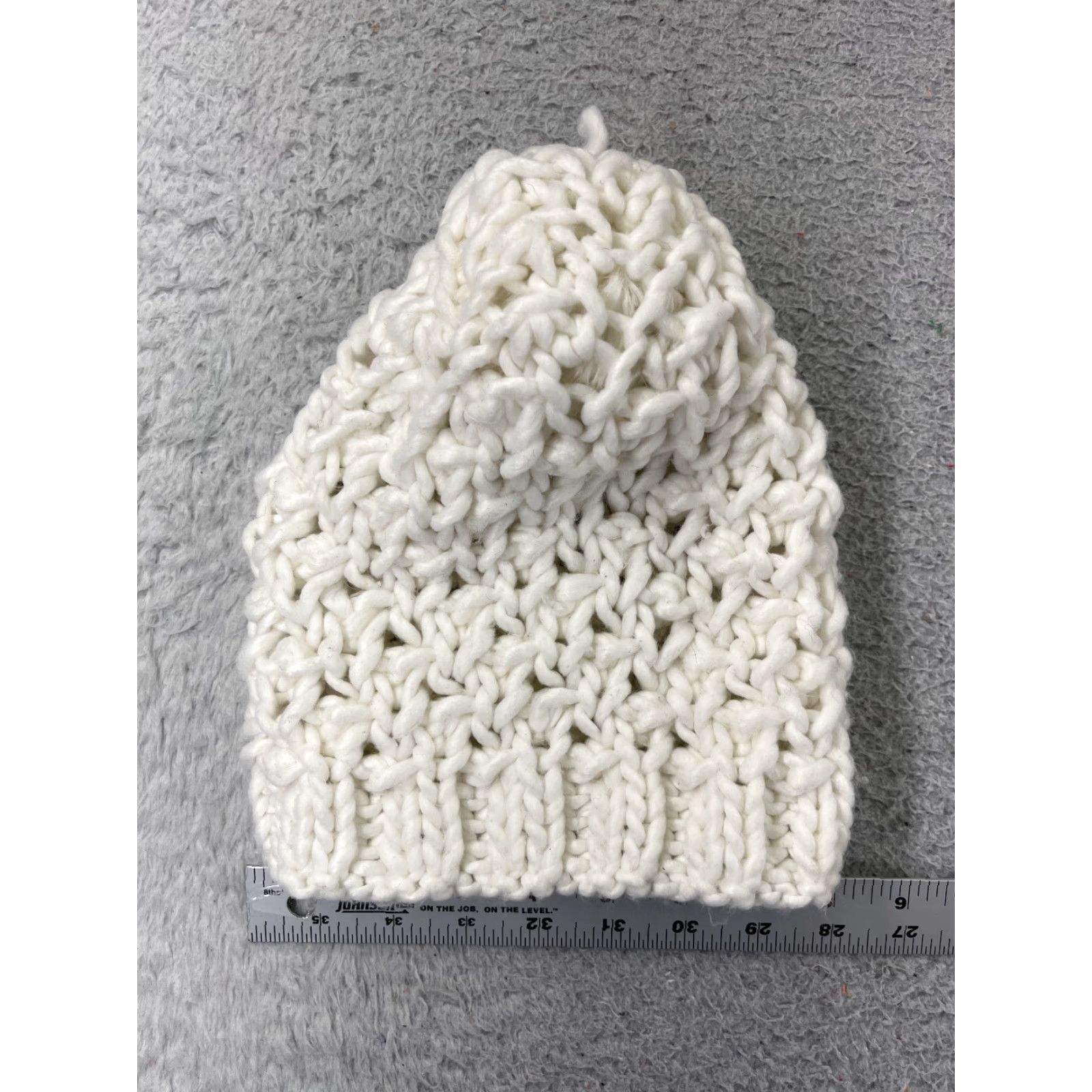 Abercrombie & Fitch Abercrombie & Fitch Beanie Toque Womens OS White Knit Acrylic Est 1892 NY Pom Beanie Womens One Size White Knit Acrylic Faux Fur Ski Theme Size ONE SIZE - 5 Thumbnail