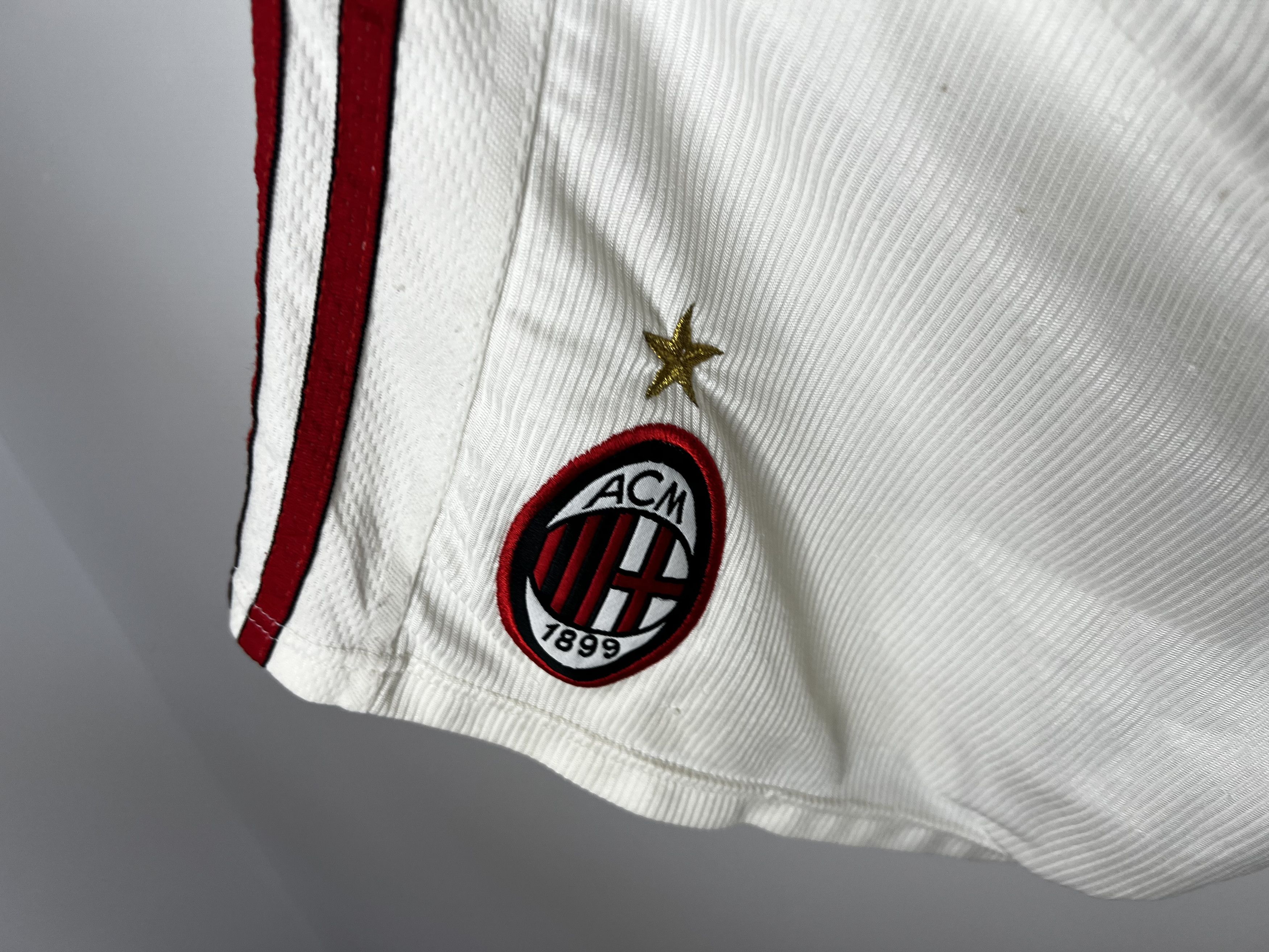Adidas AC MILAN 1998 1999 HOME FOOTBALL SOCCER SHORTS ADIDAS SIZE M Size US 32 / EU 48 - 3 Thumbnail