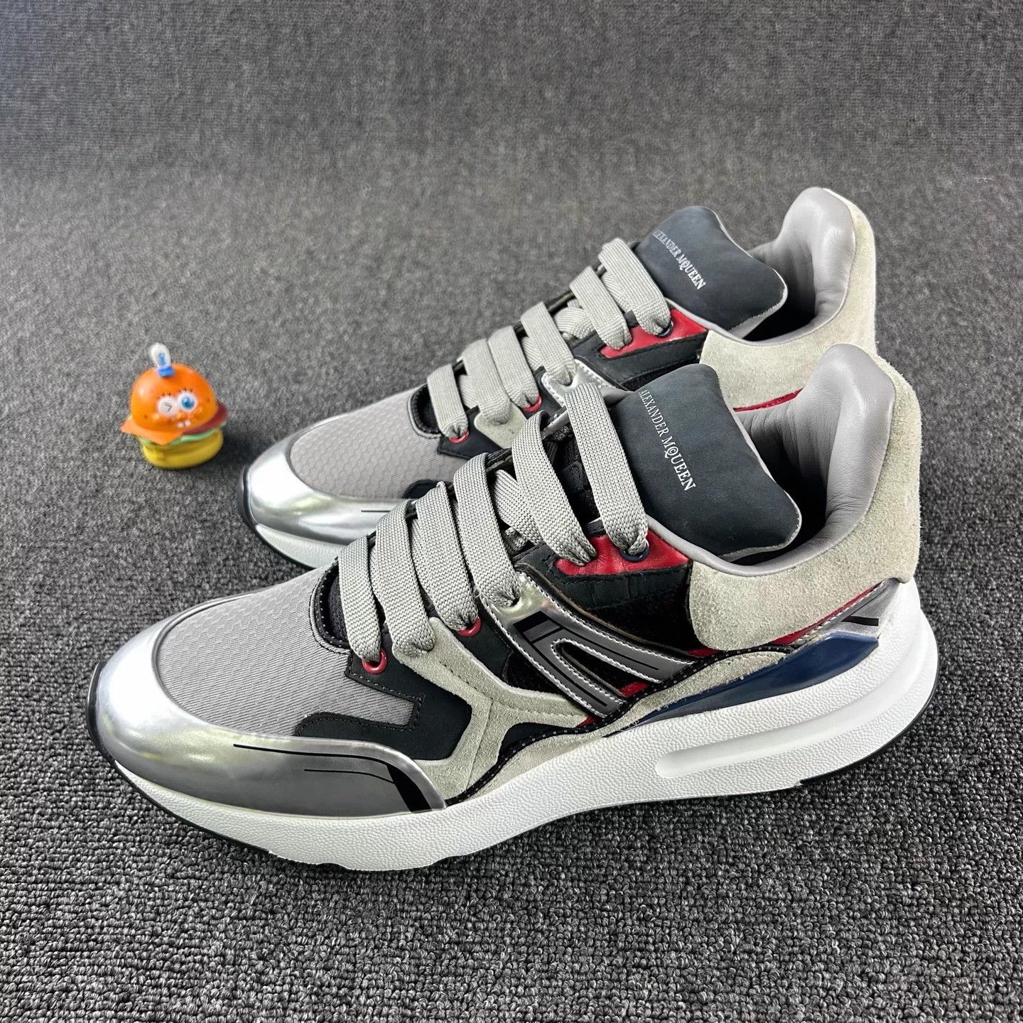 Alexander McQueen gray color block sneakers 43