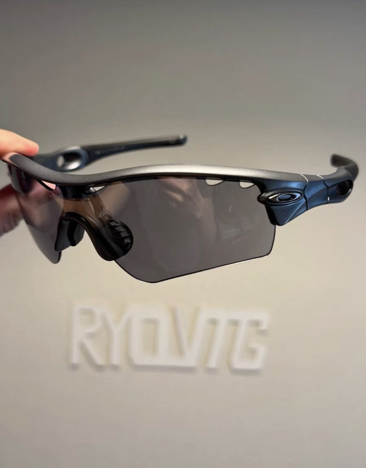 Oakley OAKLEY RADAR Metallic Gray Sports Sunglasses K24 Size ONE SIZE - 1 Thumbnail