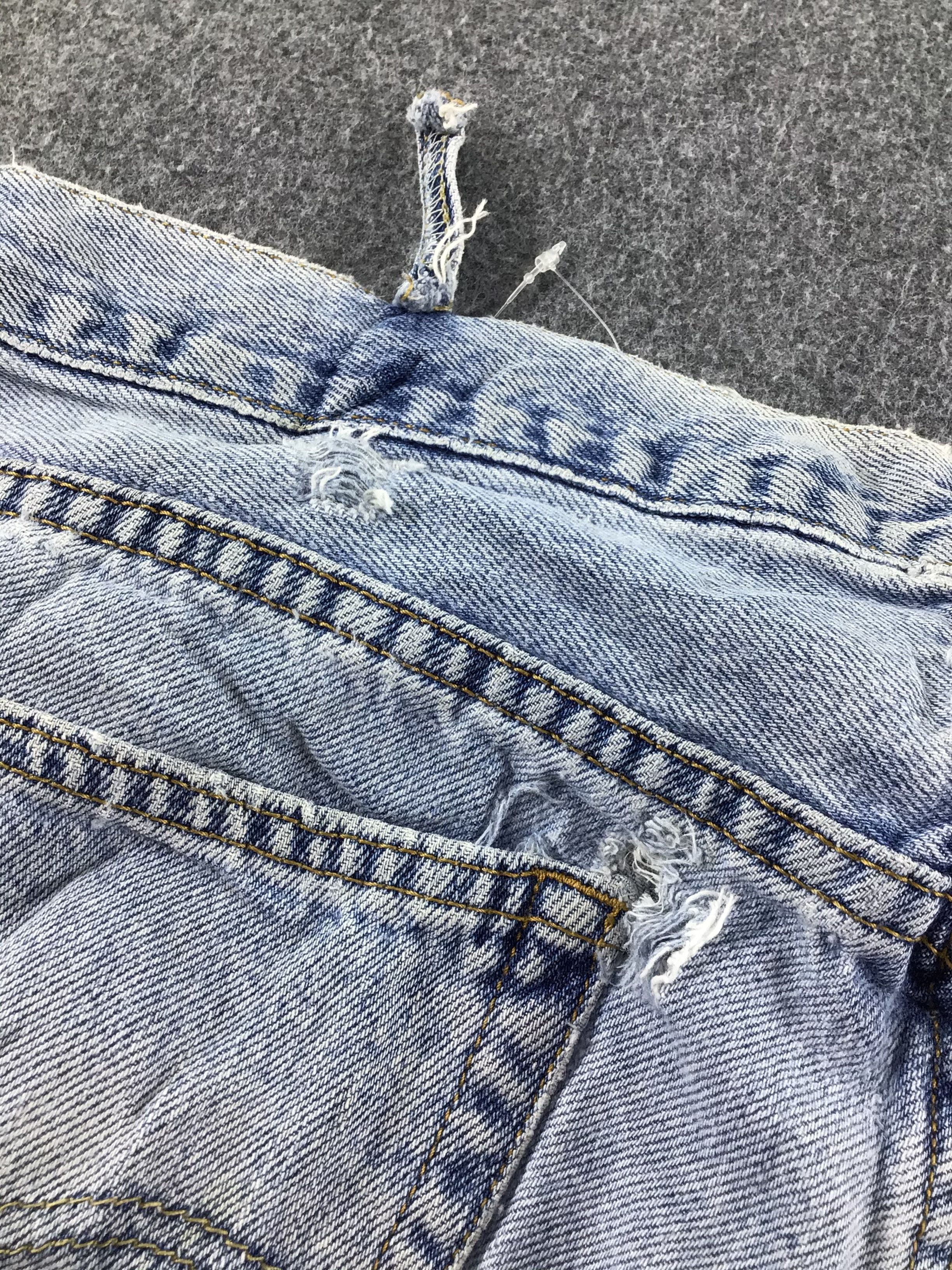 Levi's Vintage Levis 560 Jeans - J529 Size US 39 - 8 Thumbnail