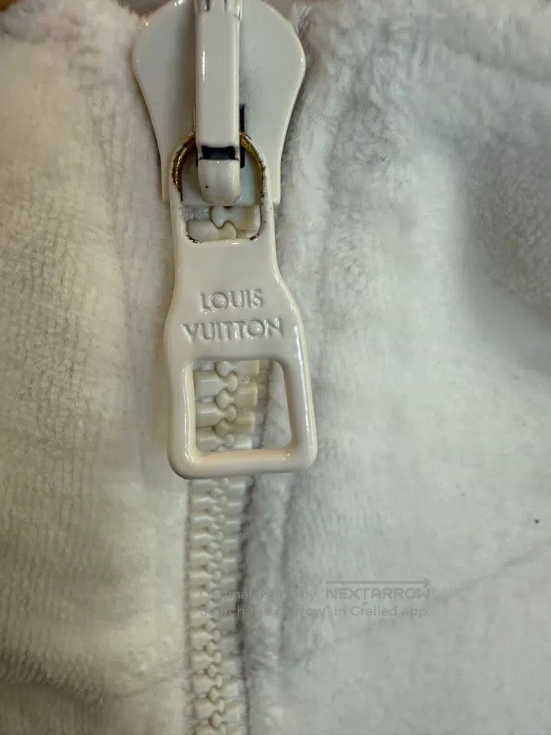 Louis Vuitton Louis Vuitton White velour half zip sweatshirt Size US M / EU 48-50 / 2 - 3 Thumbnail