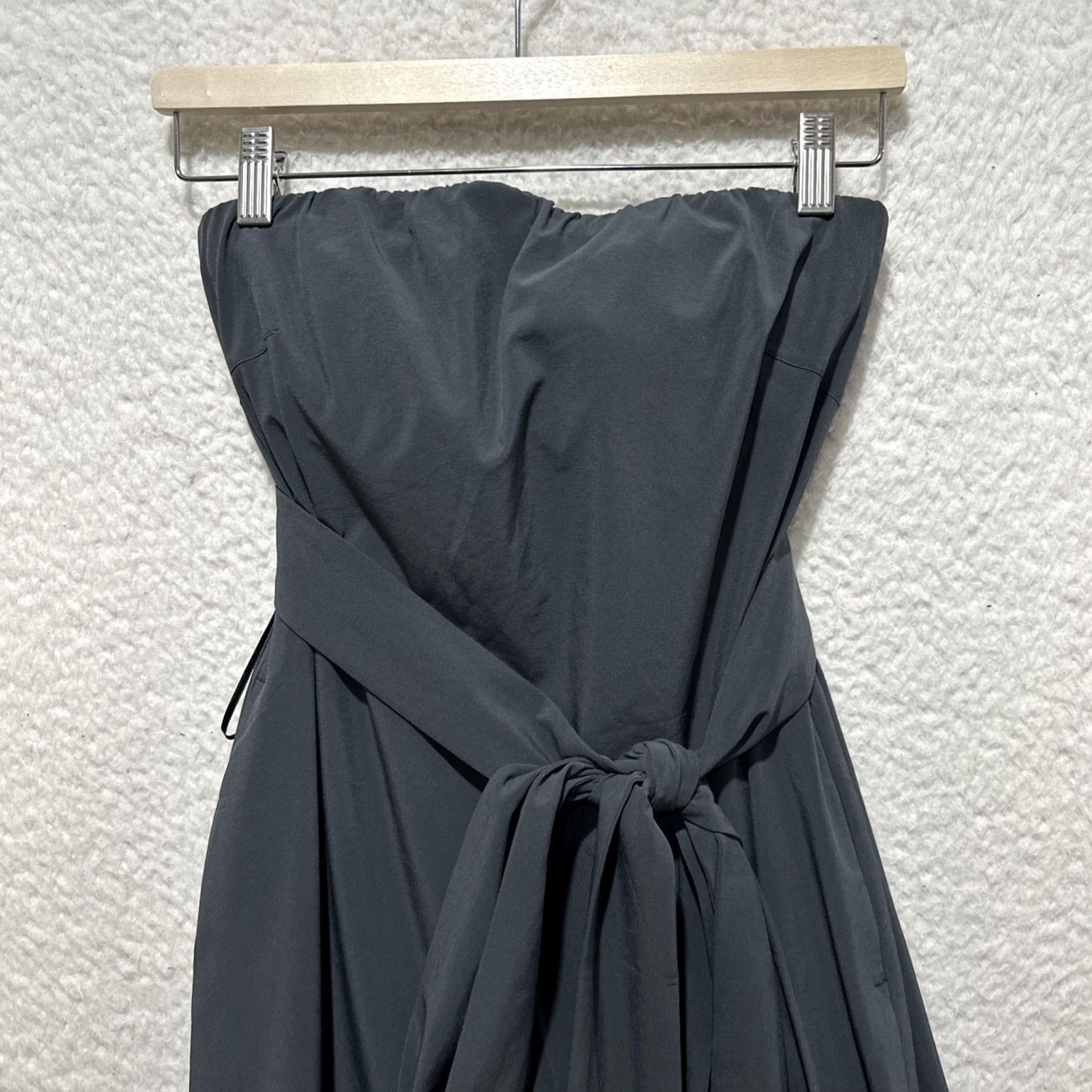 Athleta Athleta Dress Women Size 2 Strapless Black Sleeveless Pockets Anywhere Casual Everyday Knee Length Size XS / US 0-2 / IT 36-38 - 4 Thumbnail