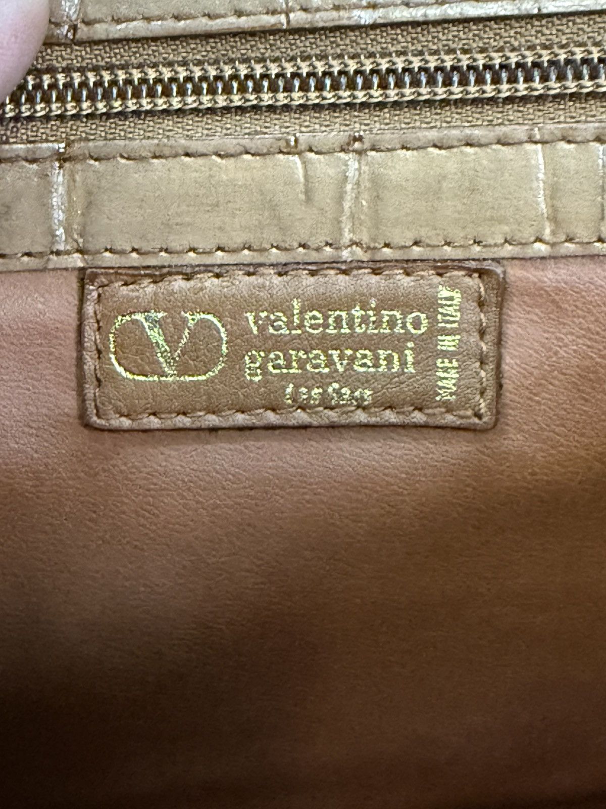 Valentino RARE VALENTINO GARAVANI EMBOSSED CROC LEATHER CLUTCH BAG Size ONE SIZE - 15 Thumbnail
