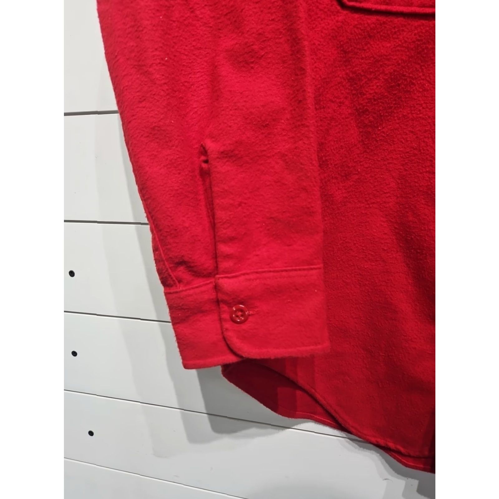 Vintage VINTAGE Bemidji Woolen Mills Red Cotton Chamois Button Front Field Shirt Mens Small USA Size US S / EU 44-46 / 1 - 5 Thumbnail