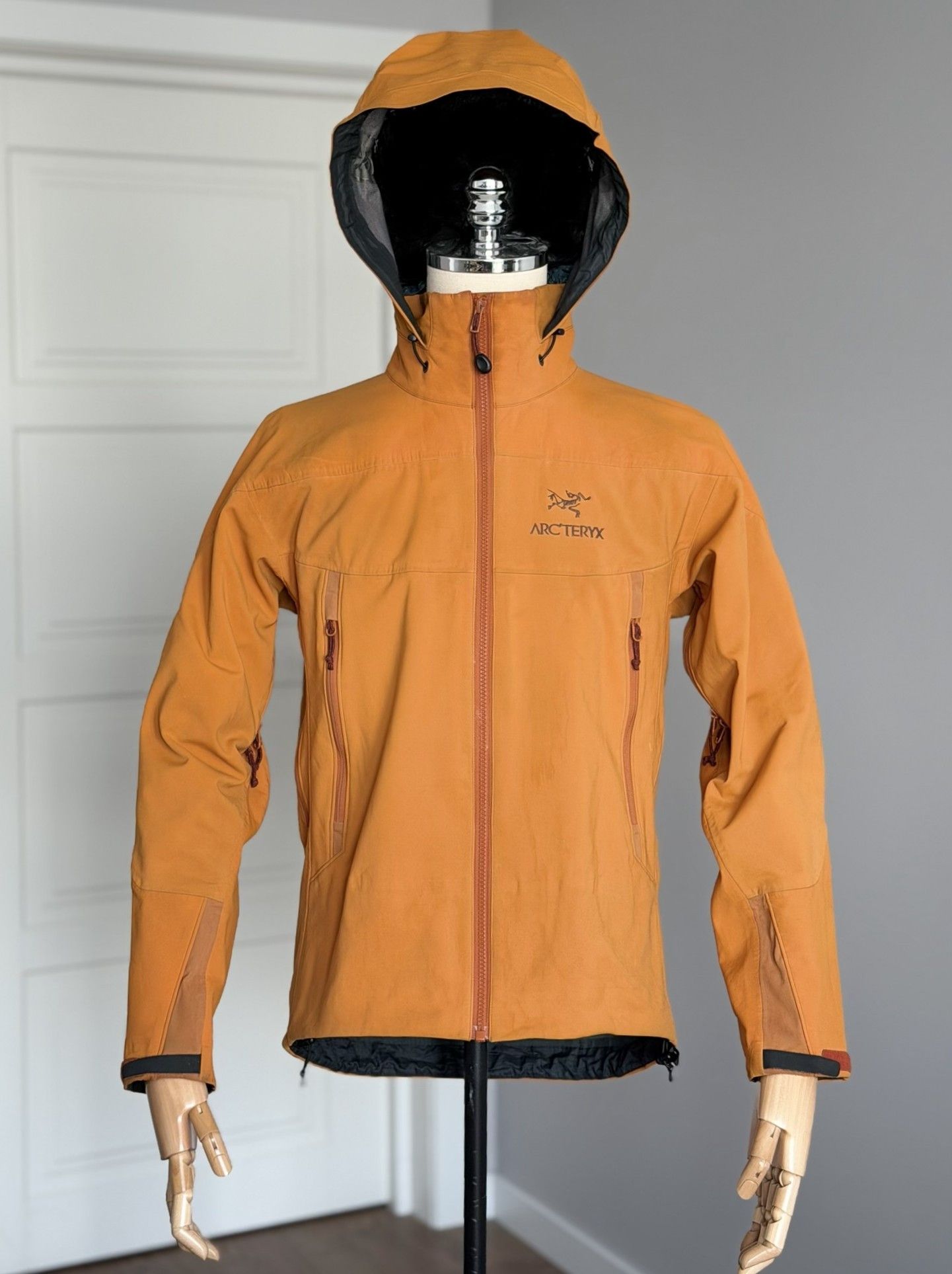 Arc'teryx ARC'TERYX Windstopper Yellow Hooded Jacket Outdoor Trekking Size US S / EU 44-46 / 1 - 1 Thumbnail