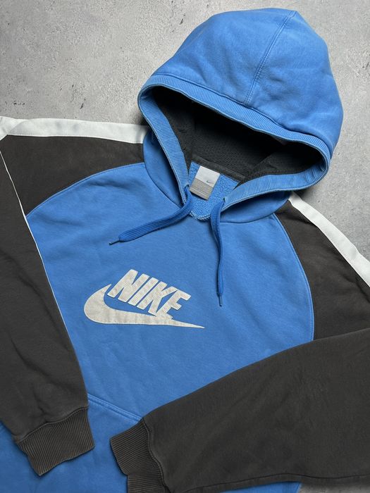 Center logo nike discount hoodie