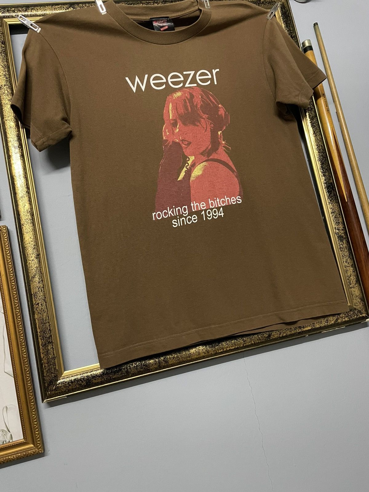 Vintage Vintage Original Weezer Rockin The Bitches Since 1994 Tee Size US M / EU 48-50 / 2 - 6 Thumbnail