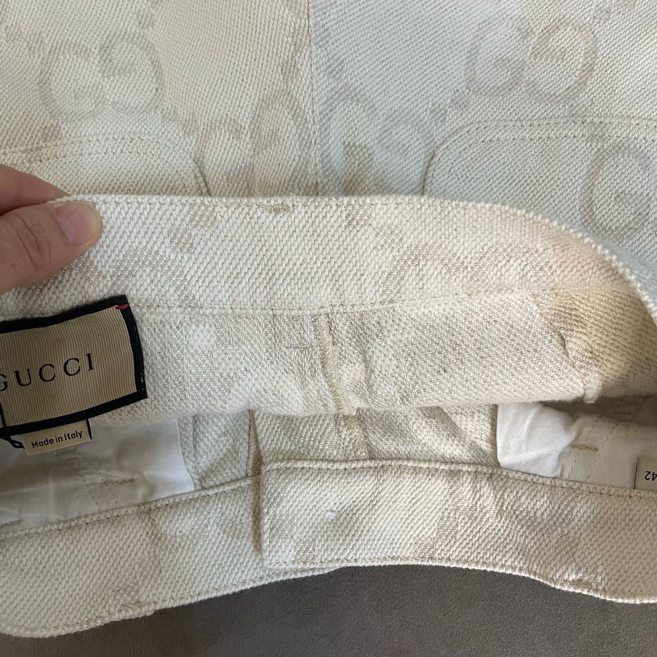 Gucci Gucci White full-print denim shorts 2501-Nextarrow Size US XS / EU 42 / 0 - 3 Thumbnail