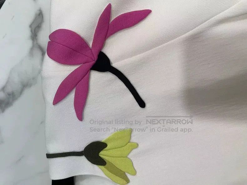 Valentino Valentino Three-dimensional floral dress Size M / US 6-8 / IT 42-44 - 4 Thumbnail