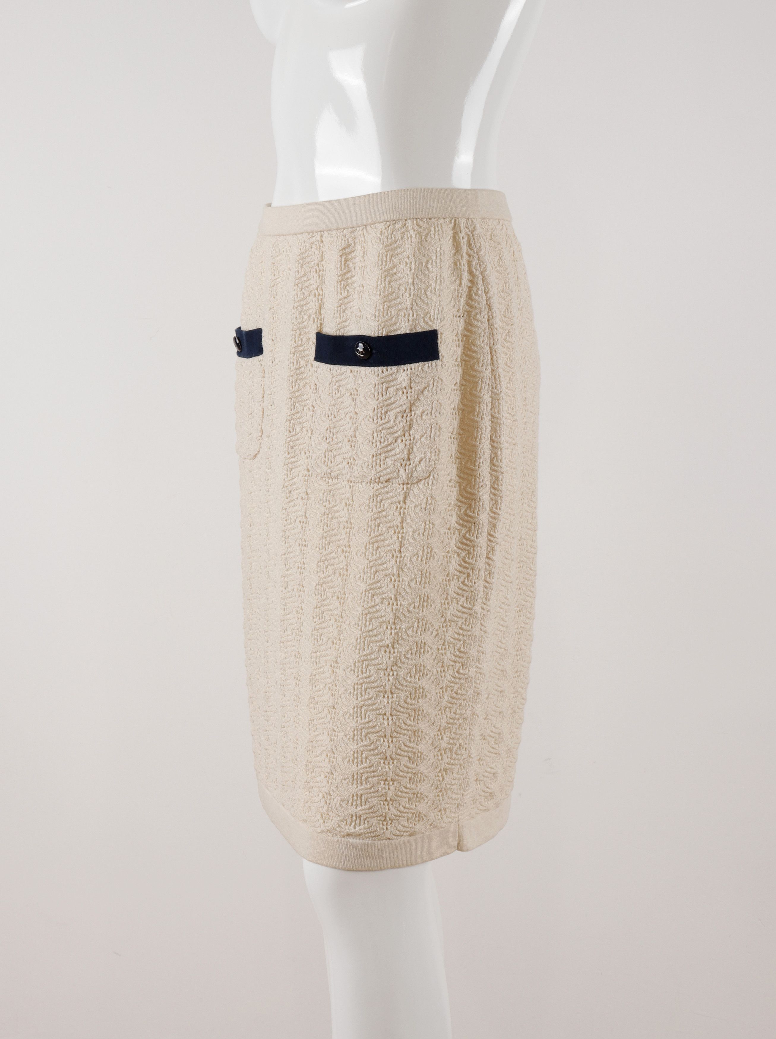 Chanel Chanel Cream Knitted Midi Skirt with Navy Pocket Size 38 Size 26" / US 2 / IT 38 - 14 Thumbnail
