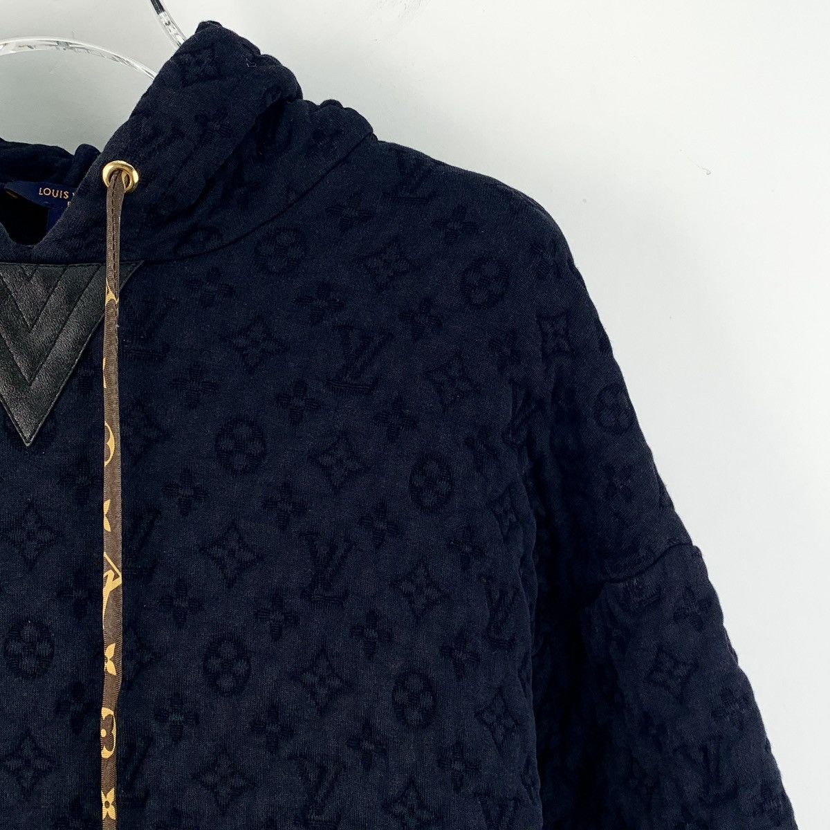 Louis Vuitton Louis Vuitton Navy Logo Embossed Cotton Hooded Sweatshirt Size S / US 4 / IT 40 - 3 Thumbnail