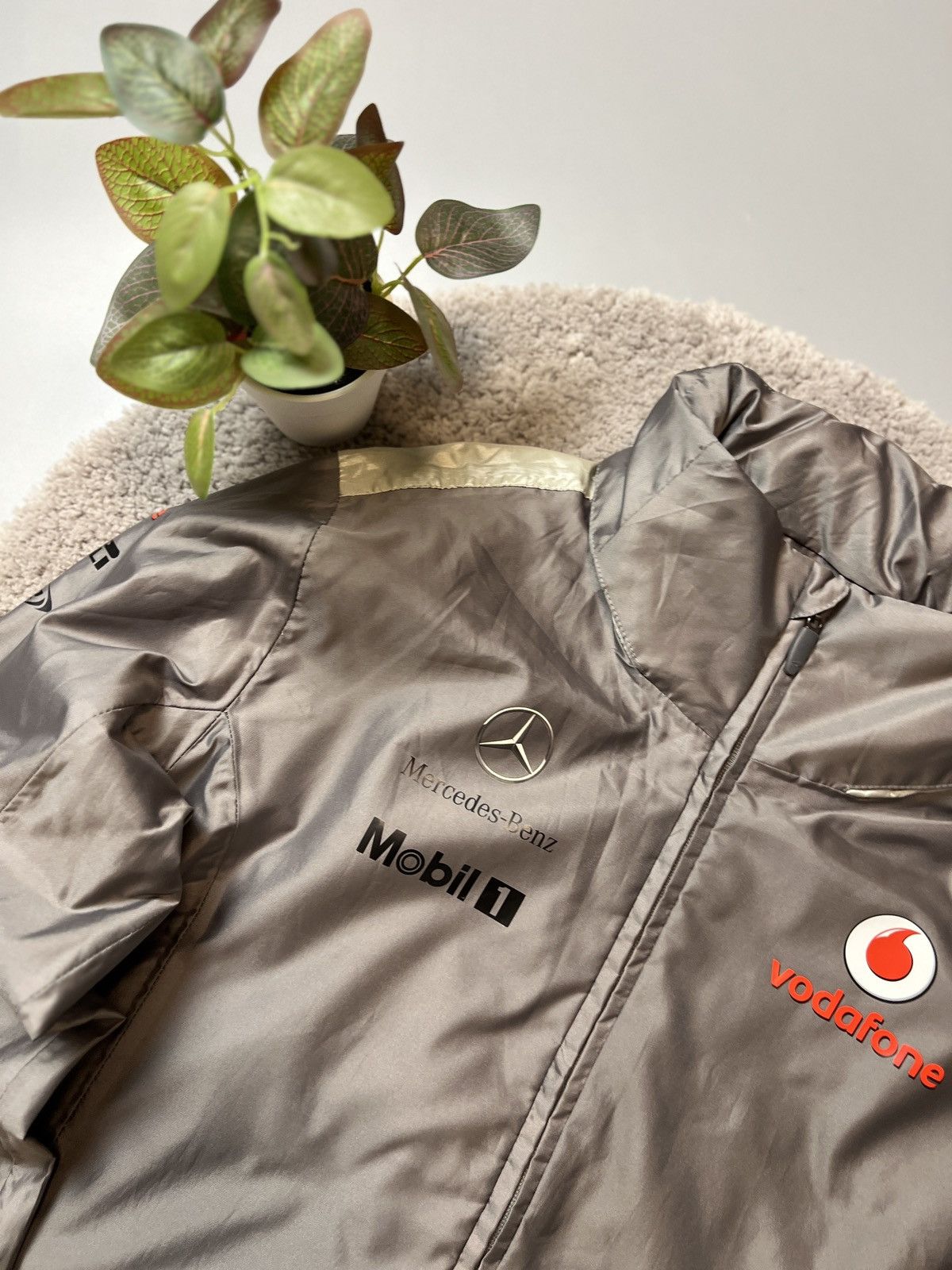 Formula 1 × Mercedes-Benz × Vintage Vodafone McLaren Mercedes F1 Team Jacket Size US XL / EU 56 / 4 - 2 Thumbnail