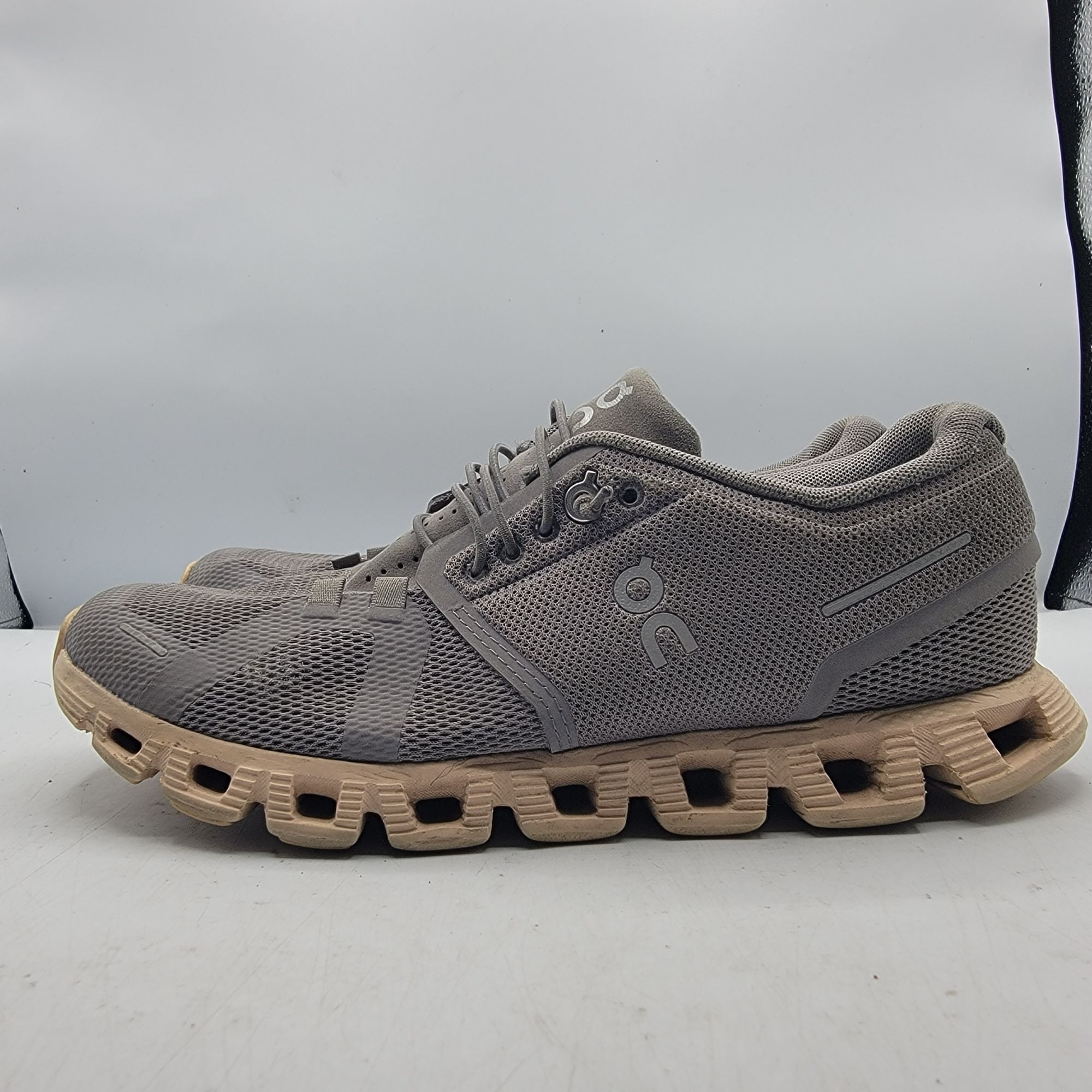 ON Cloud 5 Zinc Shell Womens 7 Gray Athletic Shoes Lightweig