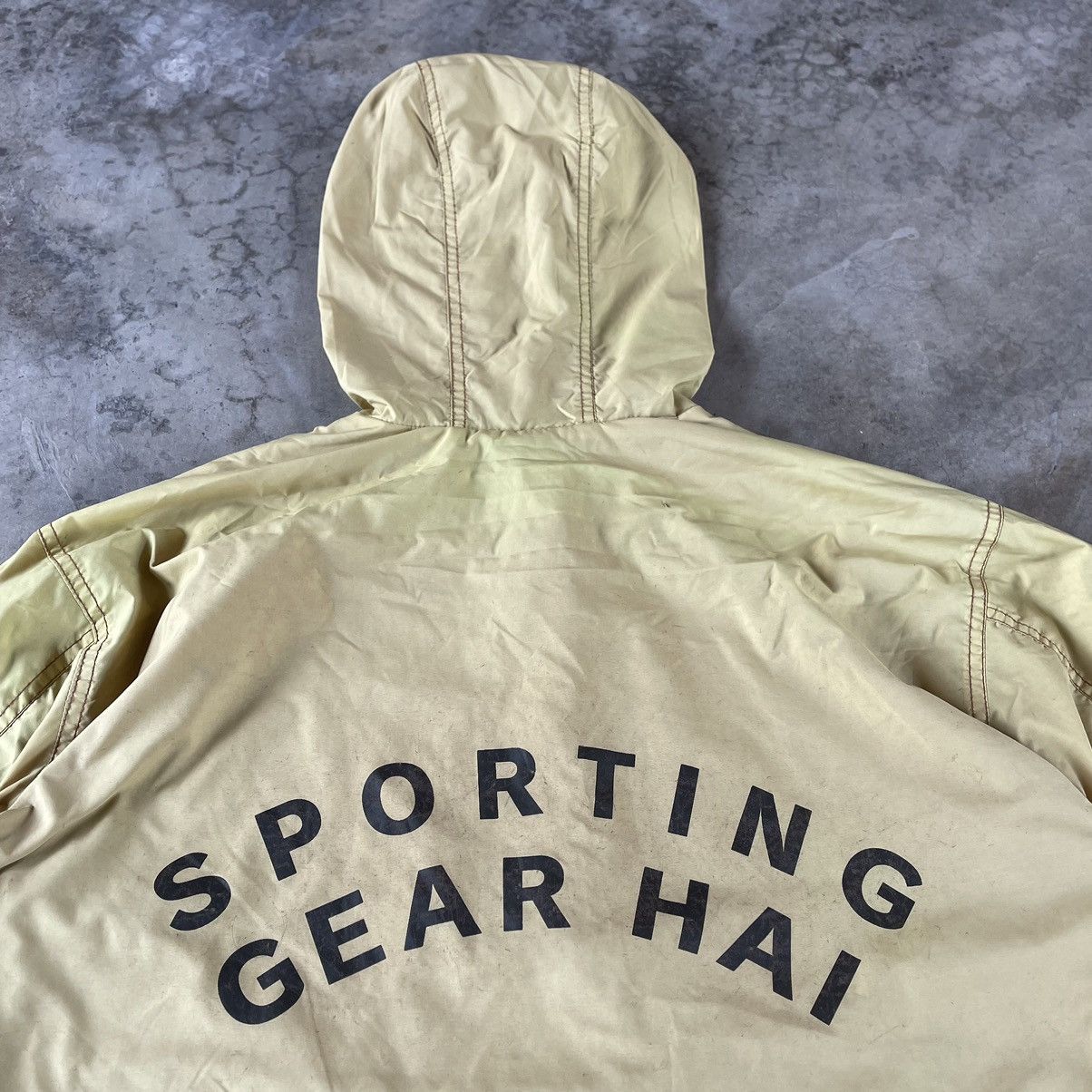Hai Sporting Gear × Issey Miyake × Japanese Brand 🔥🔥🇯🇵Hai Sporting Gear Hooded Buttons Stylish Light Jacket Size US L / EU 52-54 / 3 - 2 Thumbnail