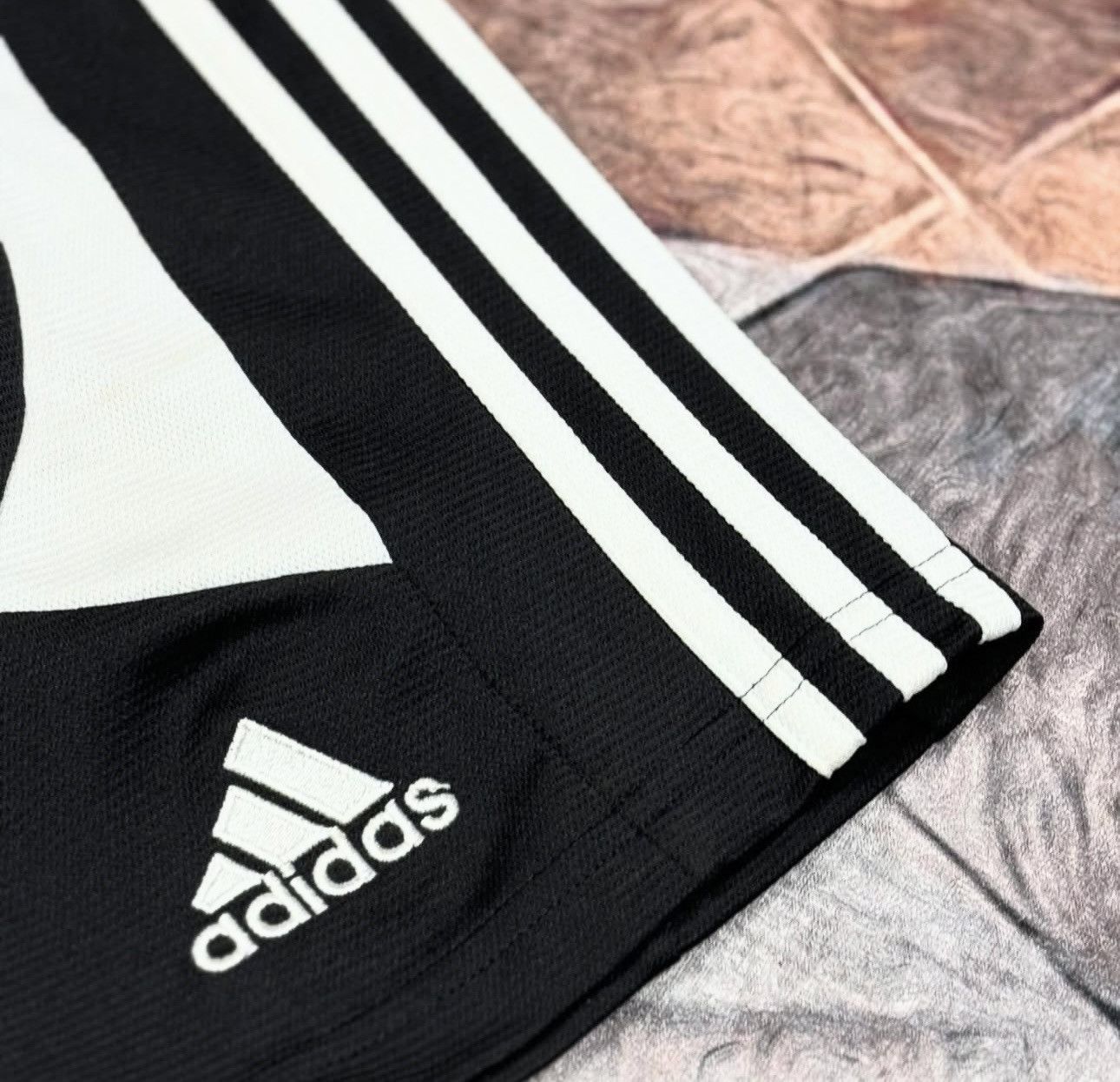 Adidas Adidas Shorts vintage size Xs Size US 28 / EU 44 - 3 Thumbnail