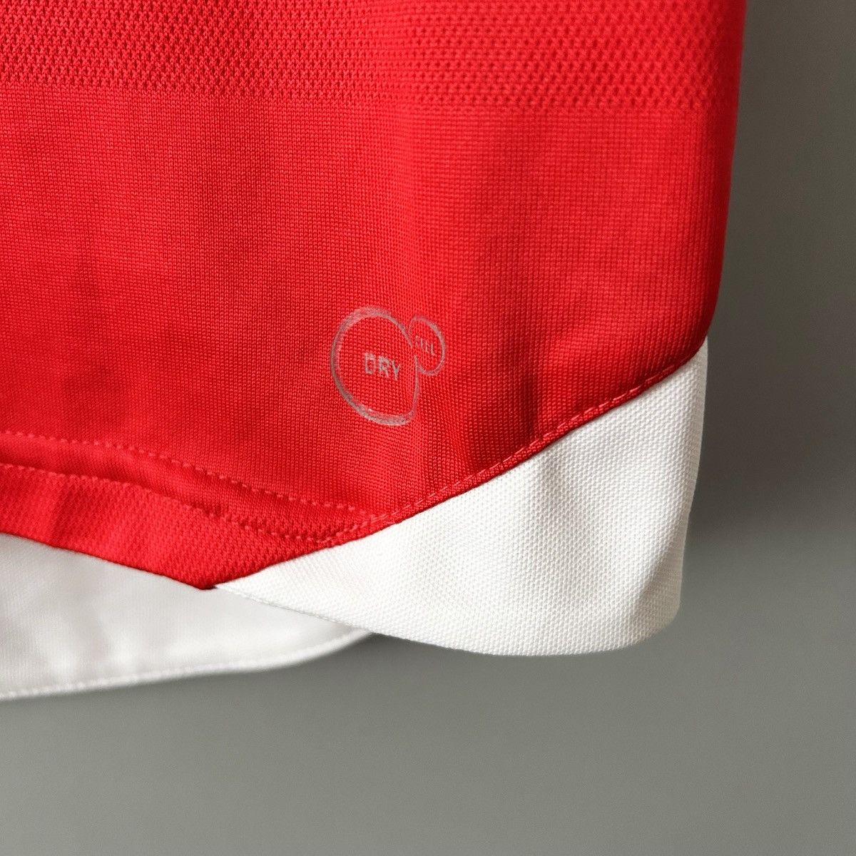 Puma Arsenal 2015 2016 jersey football soccer vintage Puma Size US M / EU 48-50 / 2 - 6 Thumbnail