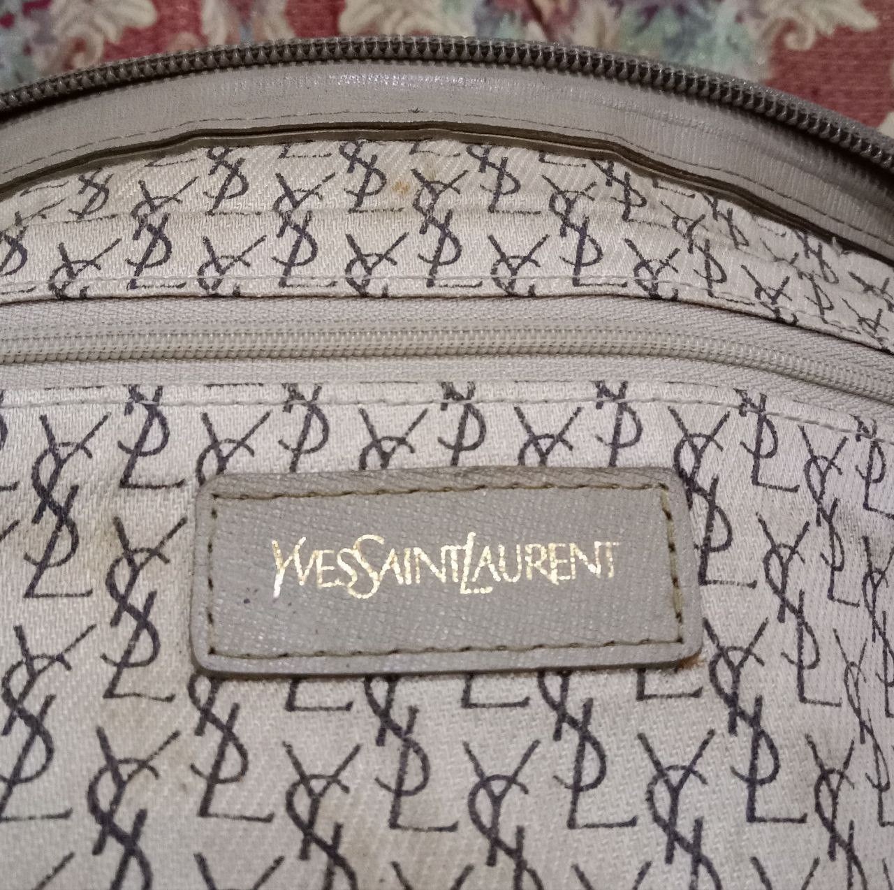 Vintage Vintage Yves Saint Laurent Giraffe Clutch Bag Size ONE SIZE - 20 Thumbnail