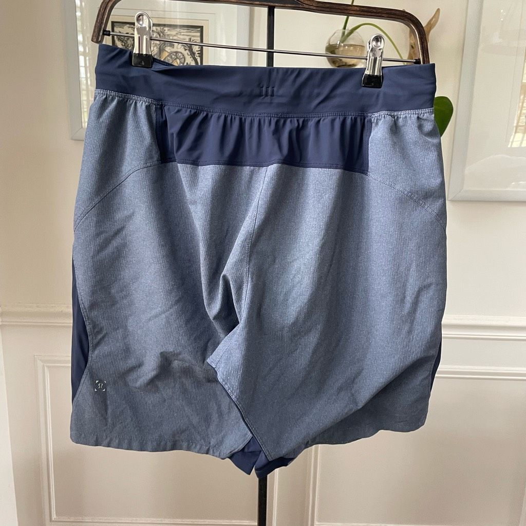 Lululemon Lululemon Namaste At The Beach Short Heathered Deep Navy 9” Size US 32 / EU 48 - 2 Thumbnail